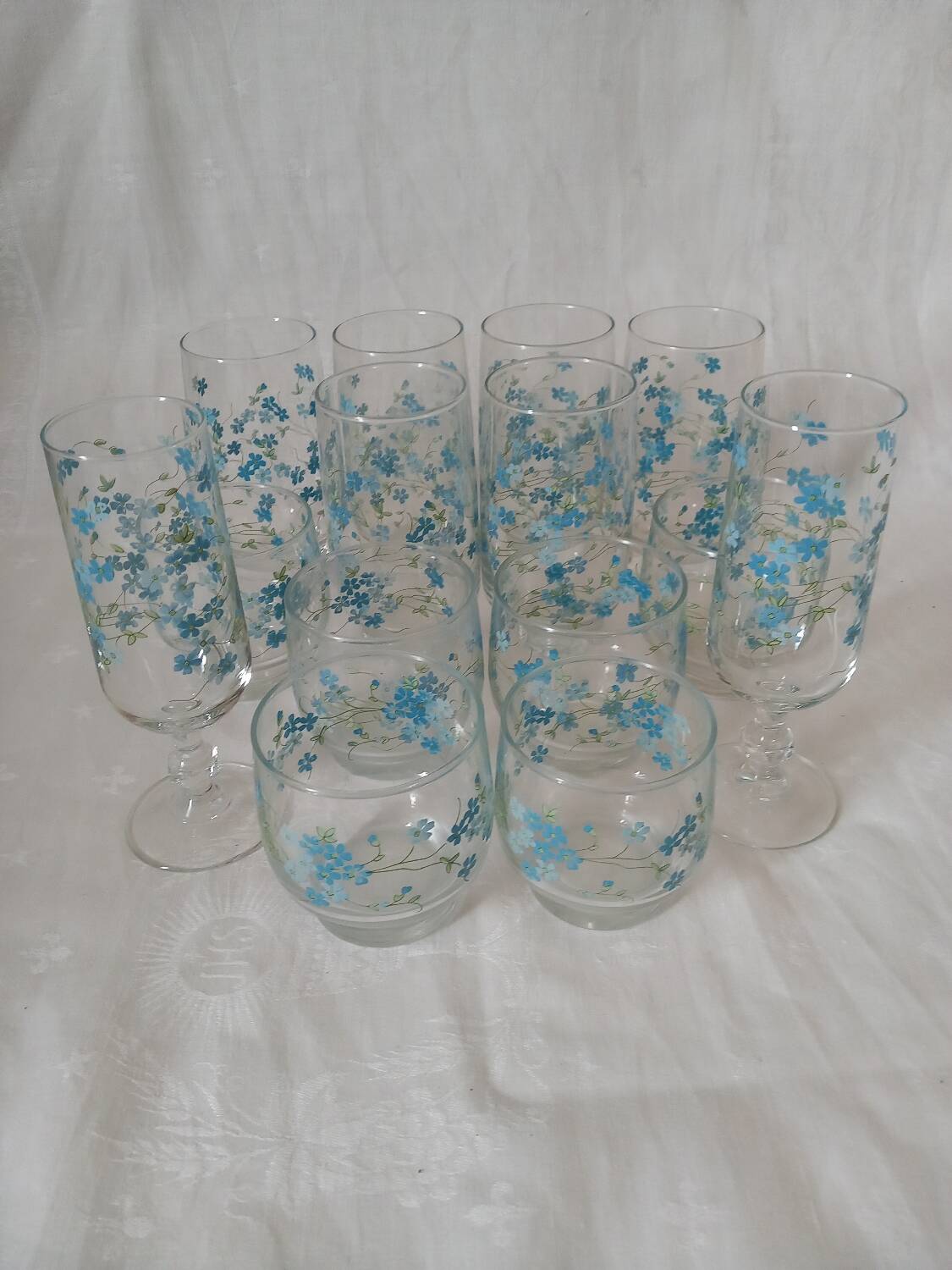 Set of Arcoroc glasses model Myosotis, Veronica.