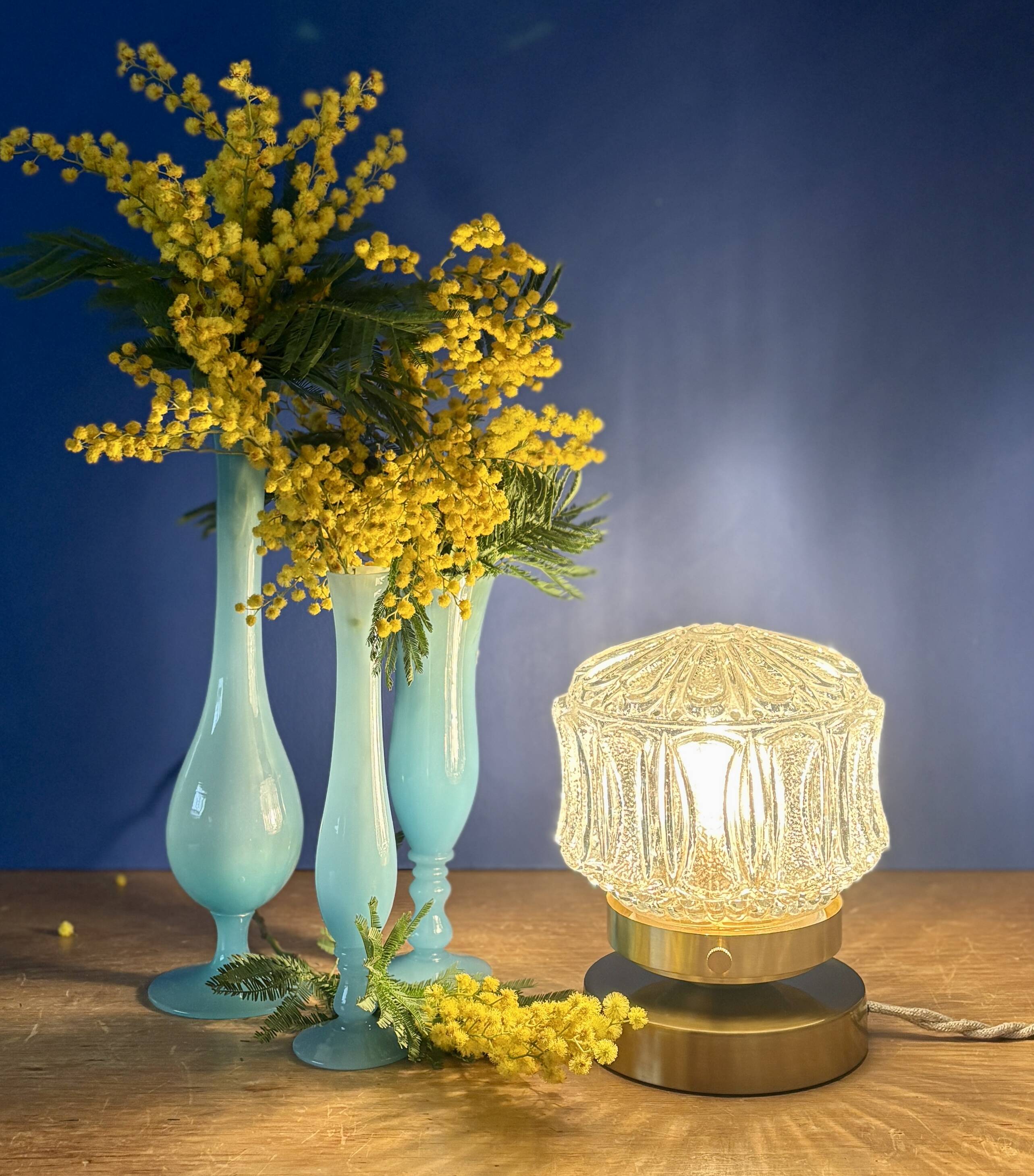 Vintage globe table lamp in moulded glass