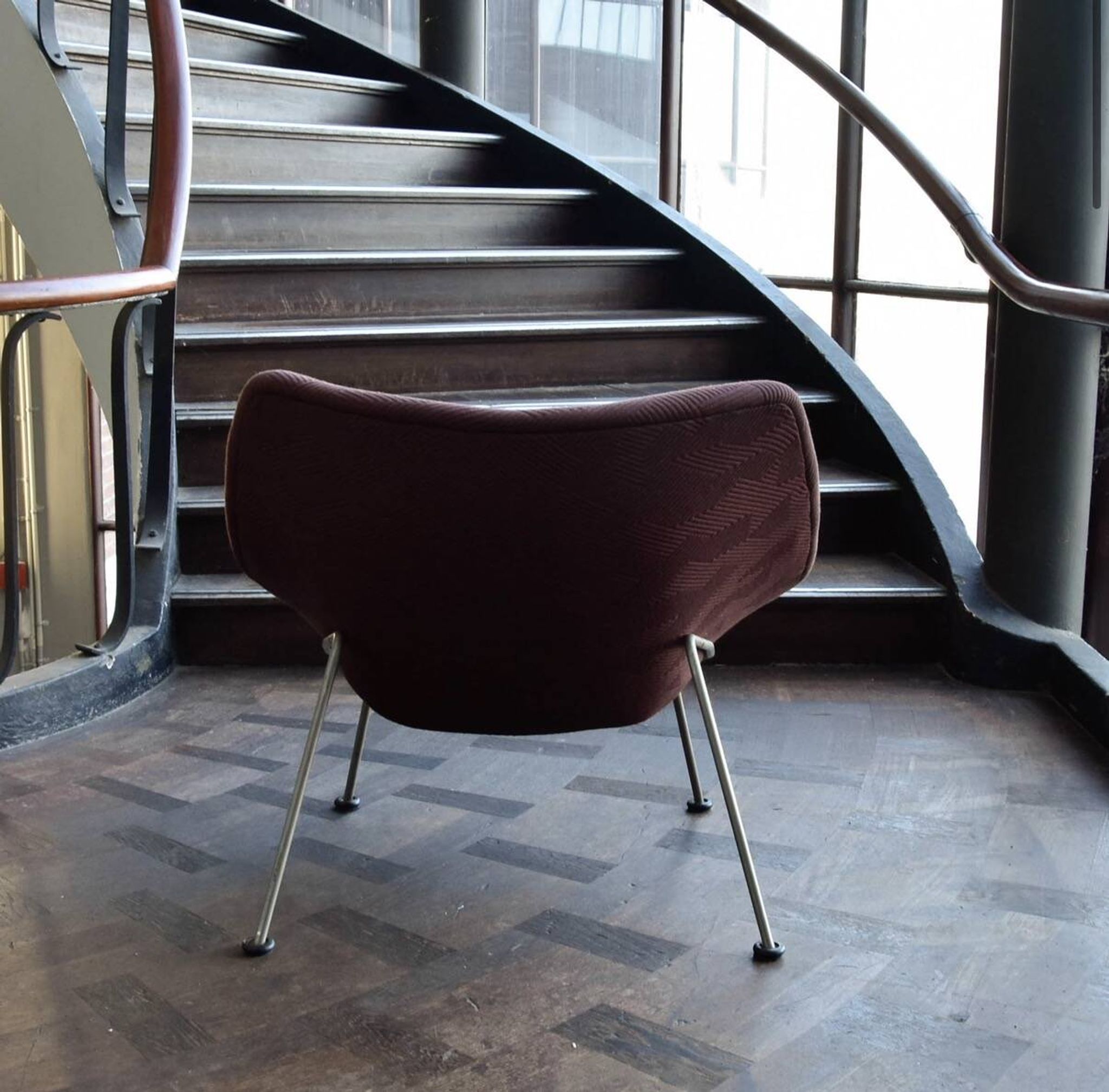 Artifort Oyster chair