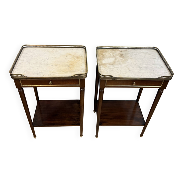 Paire de chevets style Louis XVI en acajou