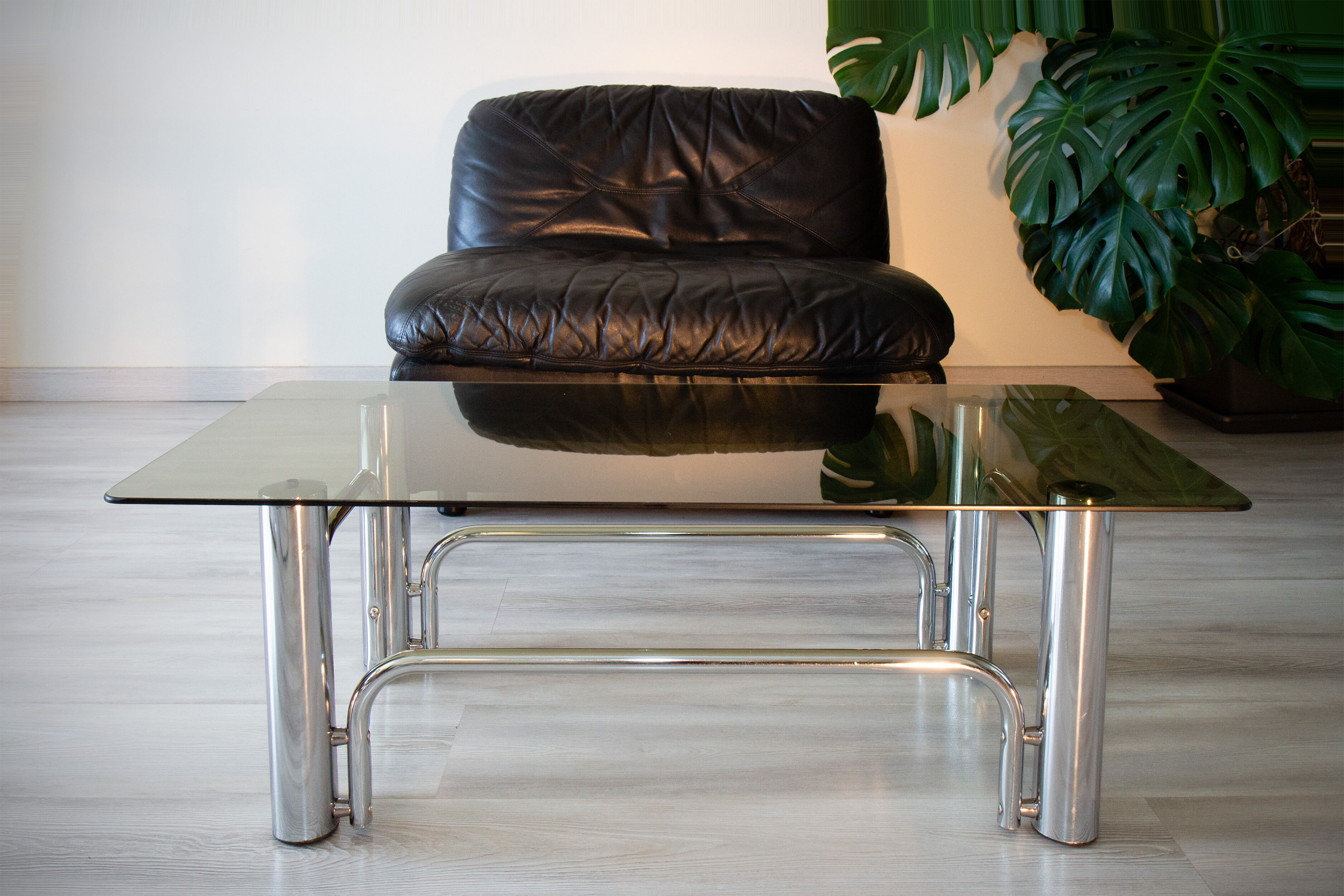 Table basse 1970 verre fumé et chrome