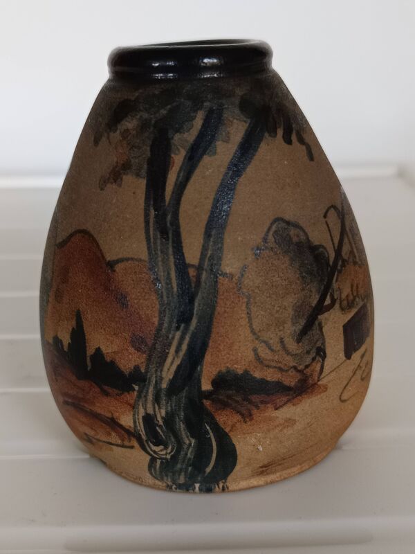 vase grés Ciboure VE ancien signé Touton 1930 femme filant devant sa ferme