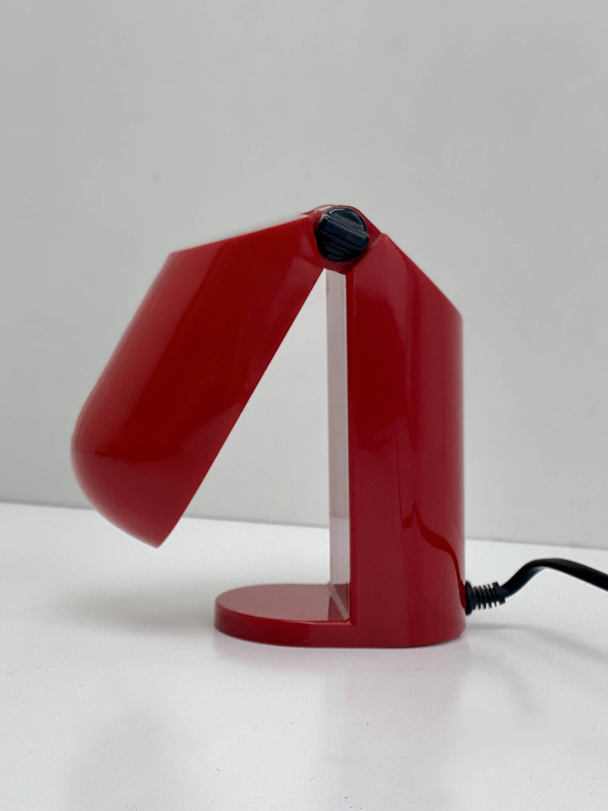 Foldable desk lamp Manon by Yamada Shomei, circa 1970, Japan.