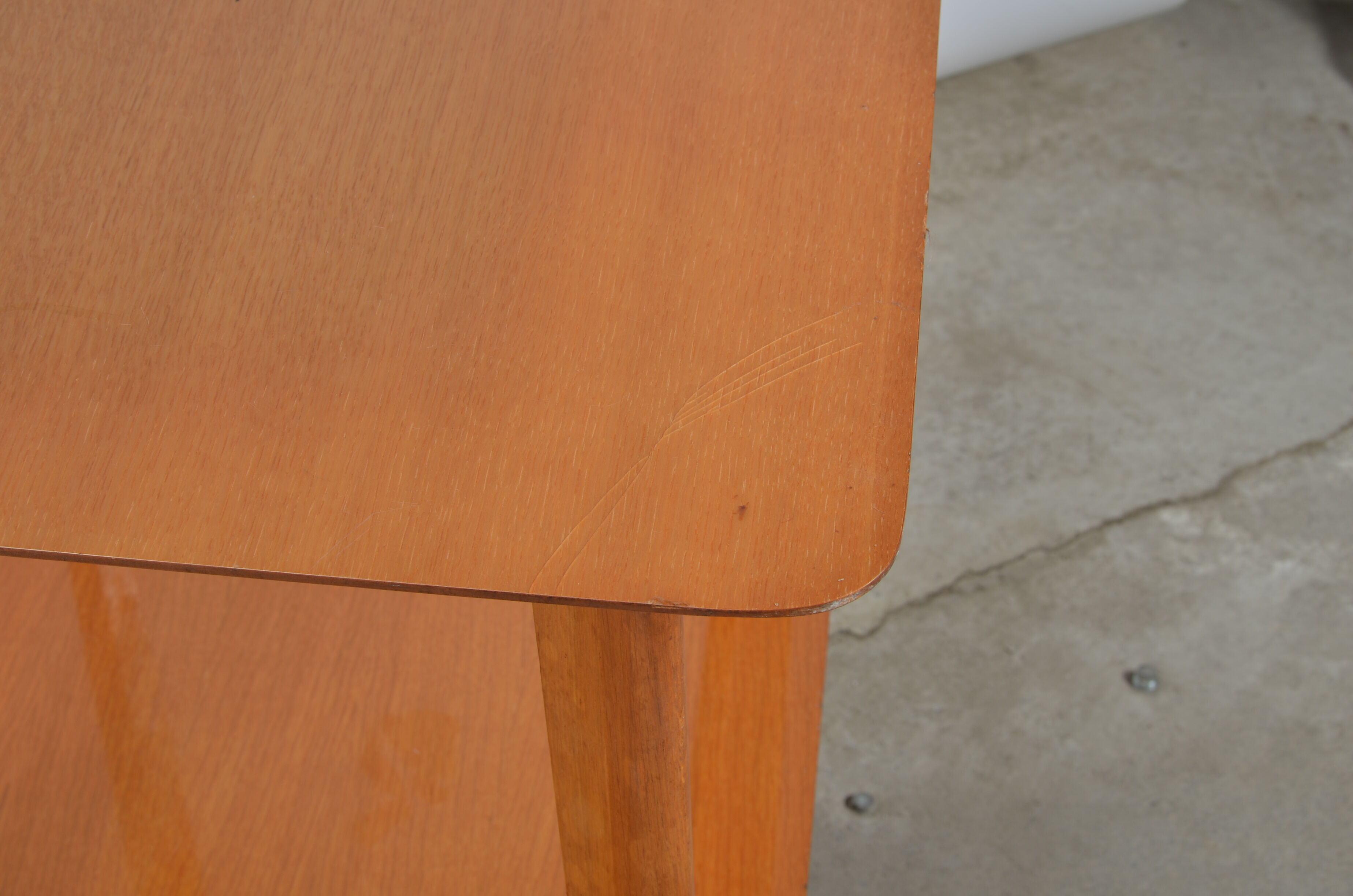 Rolling service feet compass