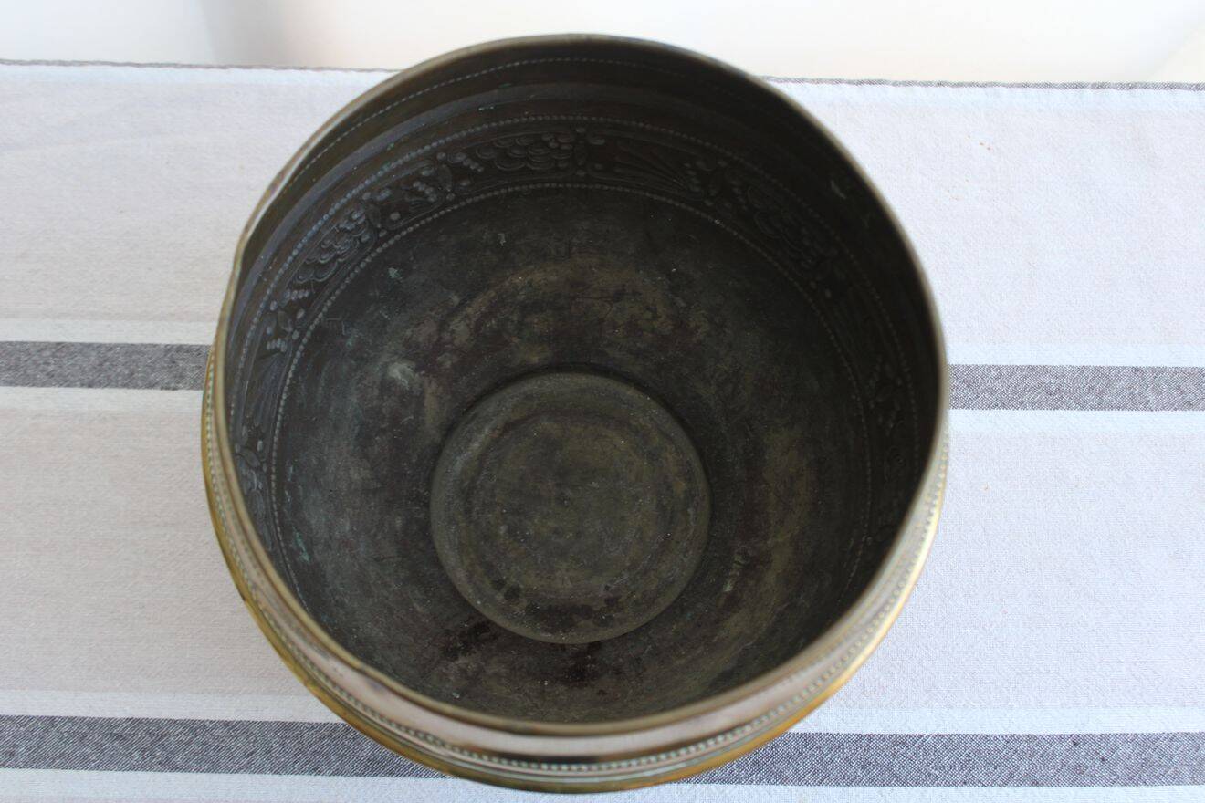 Cache-pot en laiton doré