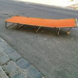 Lit de camp vintage