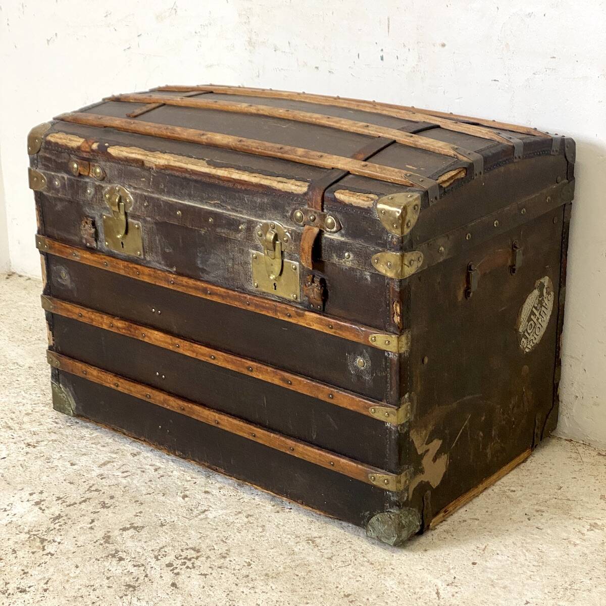 Large vintage 1930s travel trunk