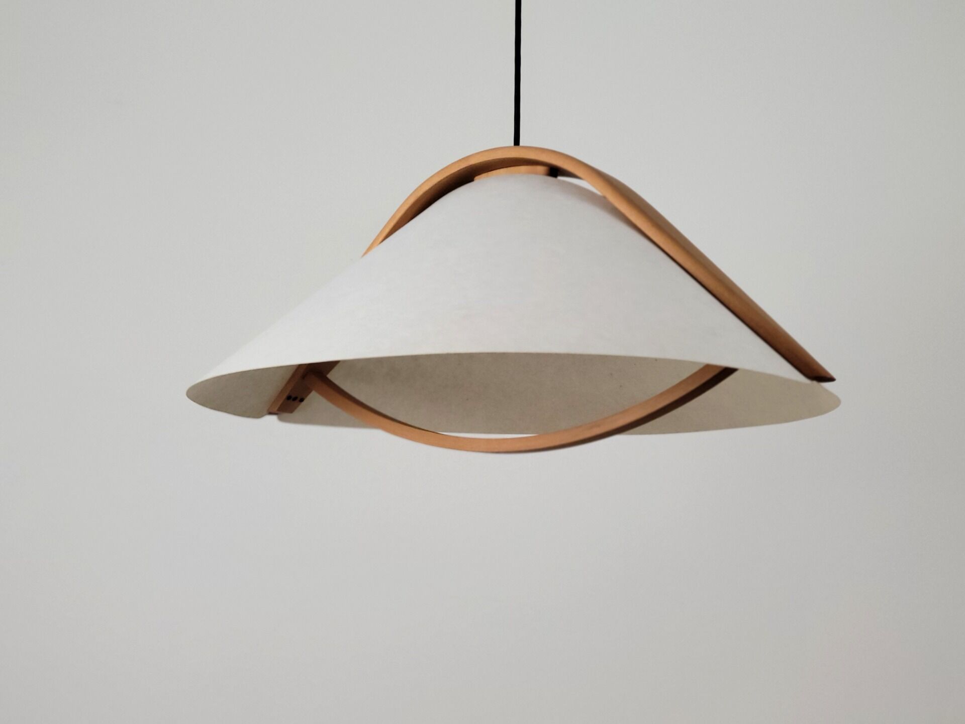 Suspension Domus Arta par Mario Vivaldi, 1994