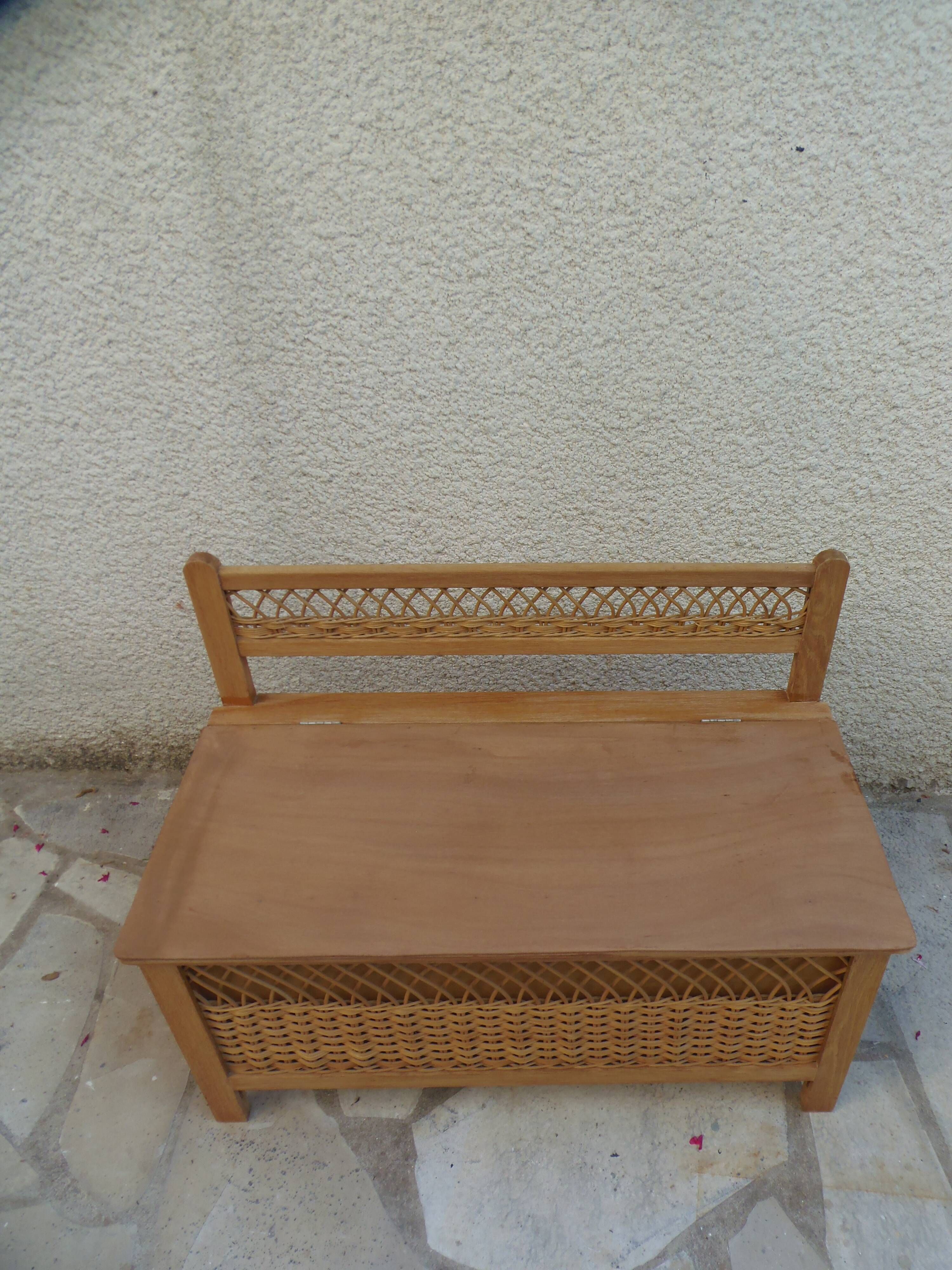Coffre à jouets vintage en bois & rotin – une belle pièce pleine de charme