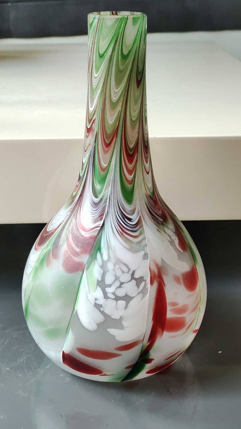 Chimney neck ball vase. Murano style. Flamed swirl design/Multicolored smoke scrolls. Dim 27 x 14 cm