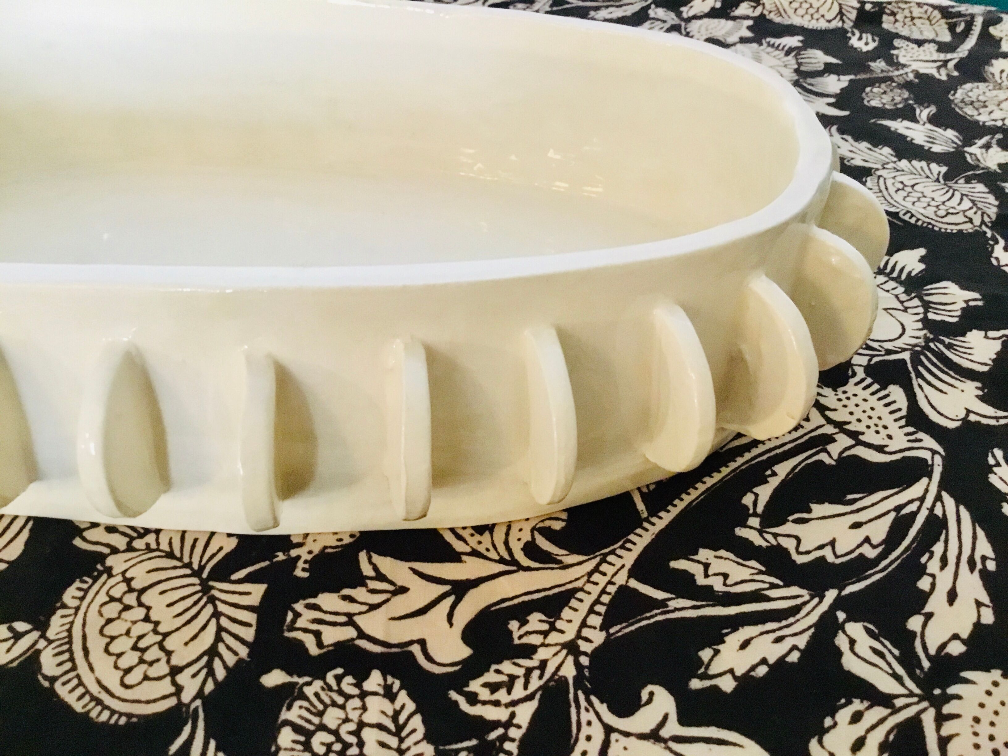 Hand-painted glazed ceramic presentation dish artisanal Vallauris
