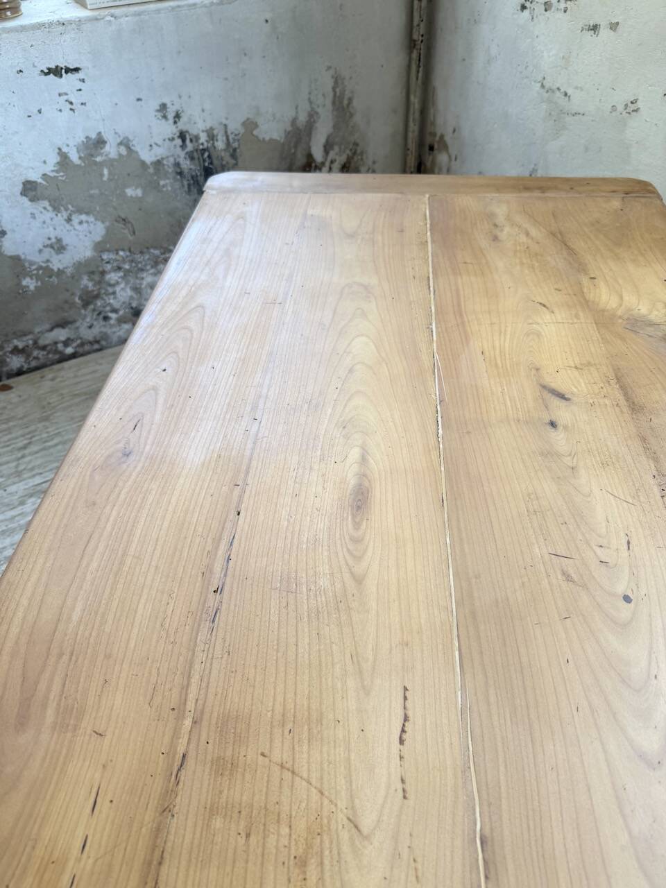 Table campagne provençale style Louis XV merisier