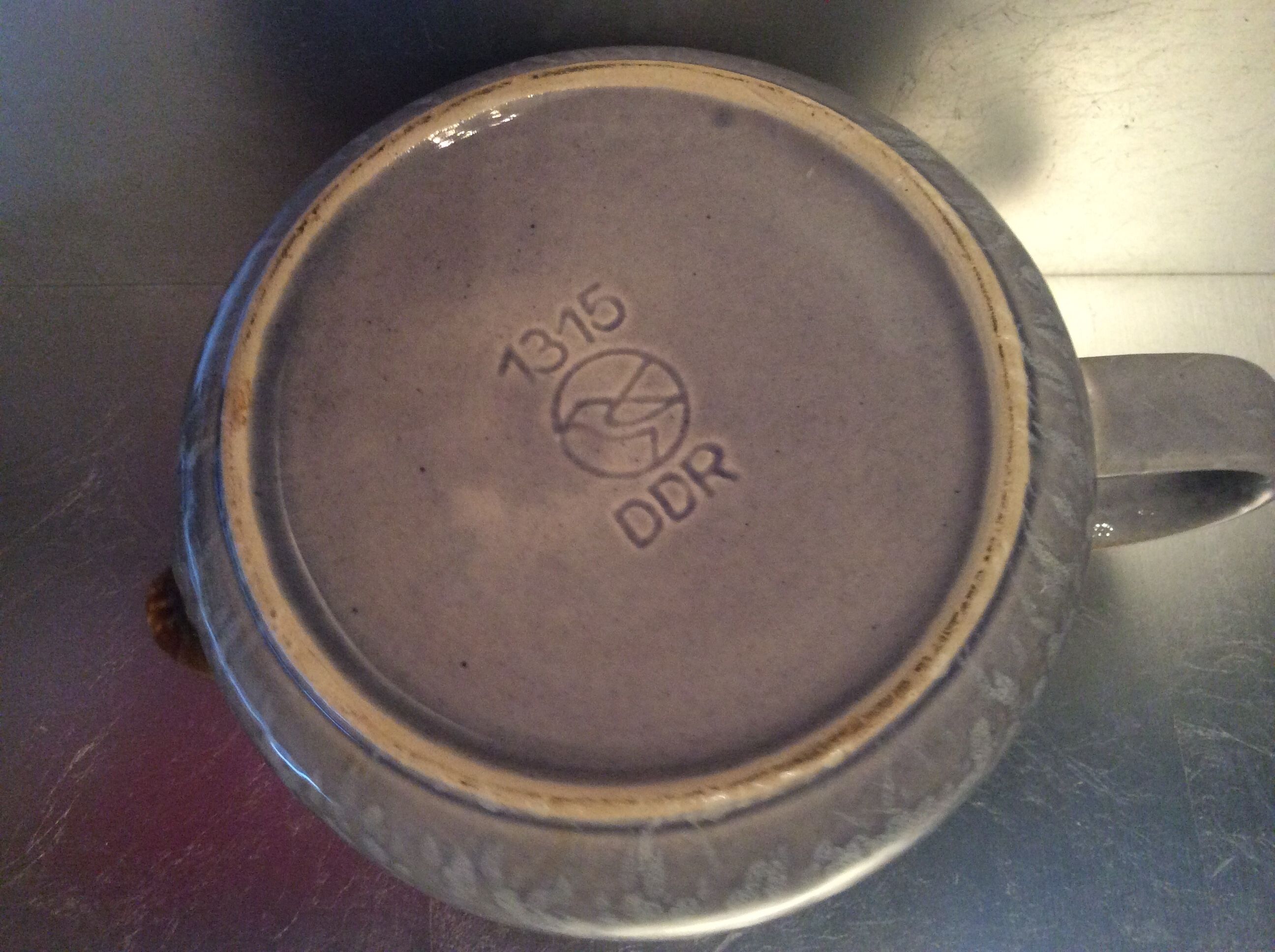 A teapot set and its vintage DDR-Germany sugar maker from the 1960s
