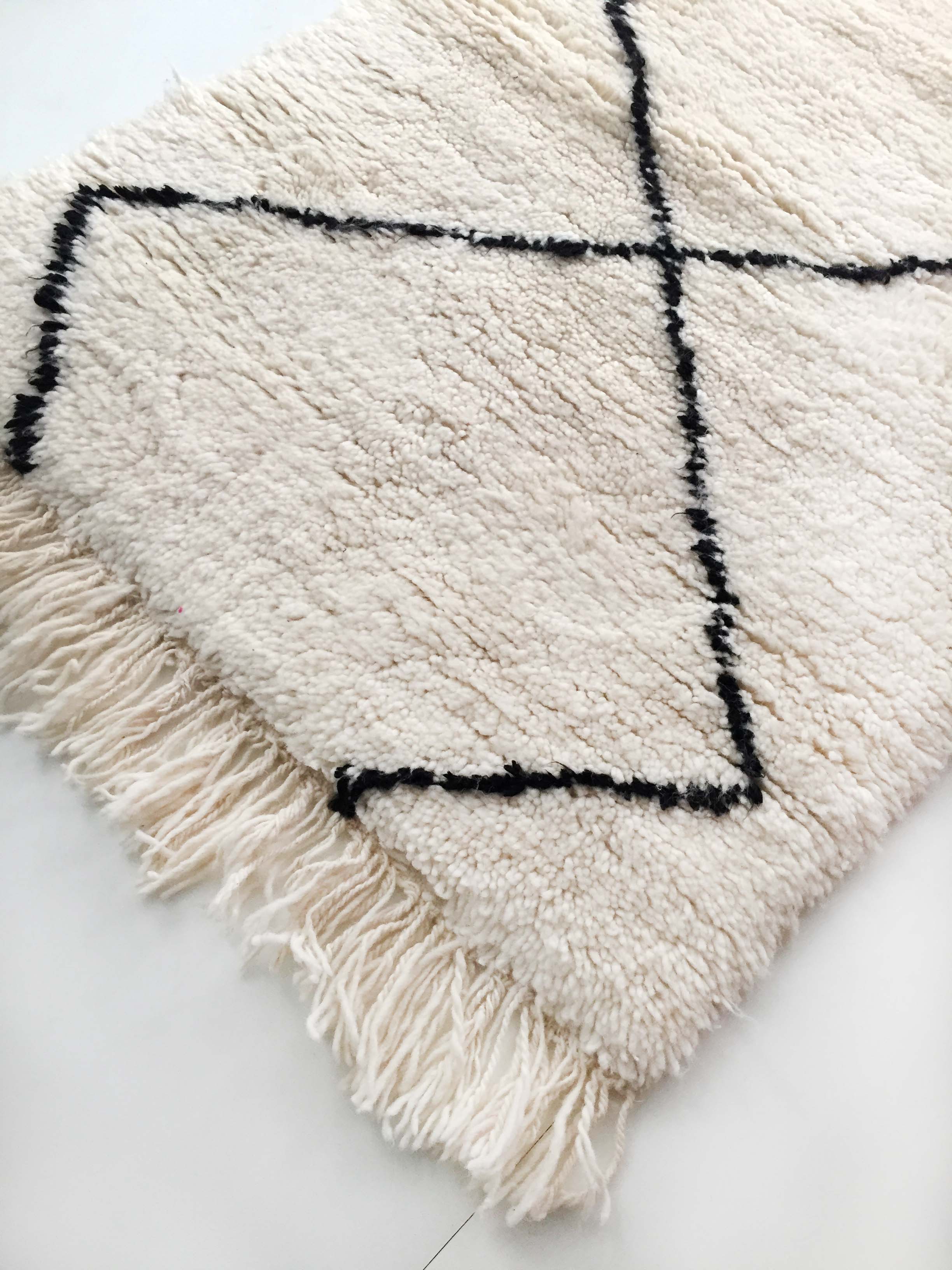 Moroccan berber carpet beni ouarain unbleached corridor with black diamonds 292x86cm