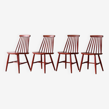 Chaises rouges vintage scandinaves