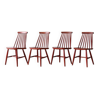 Chaises rouges vintage scandinaves
