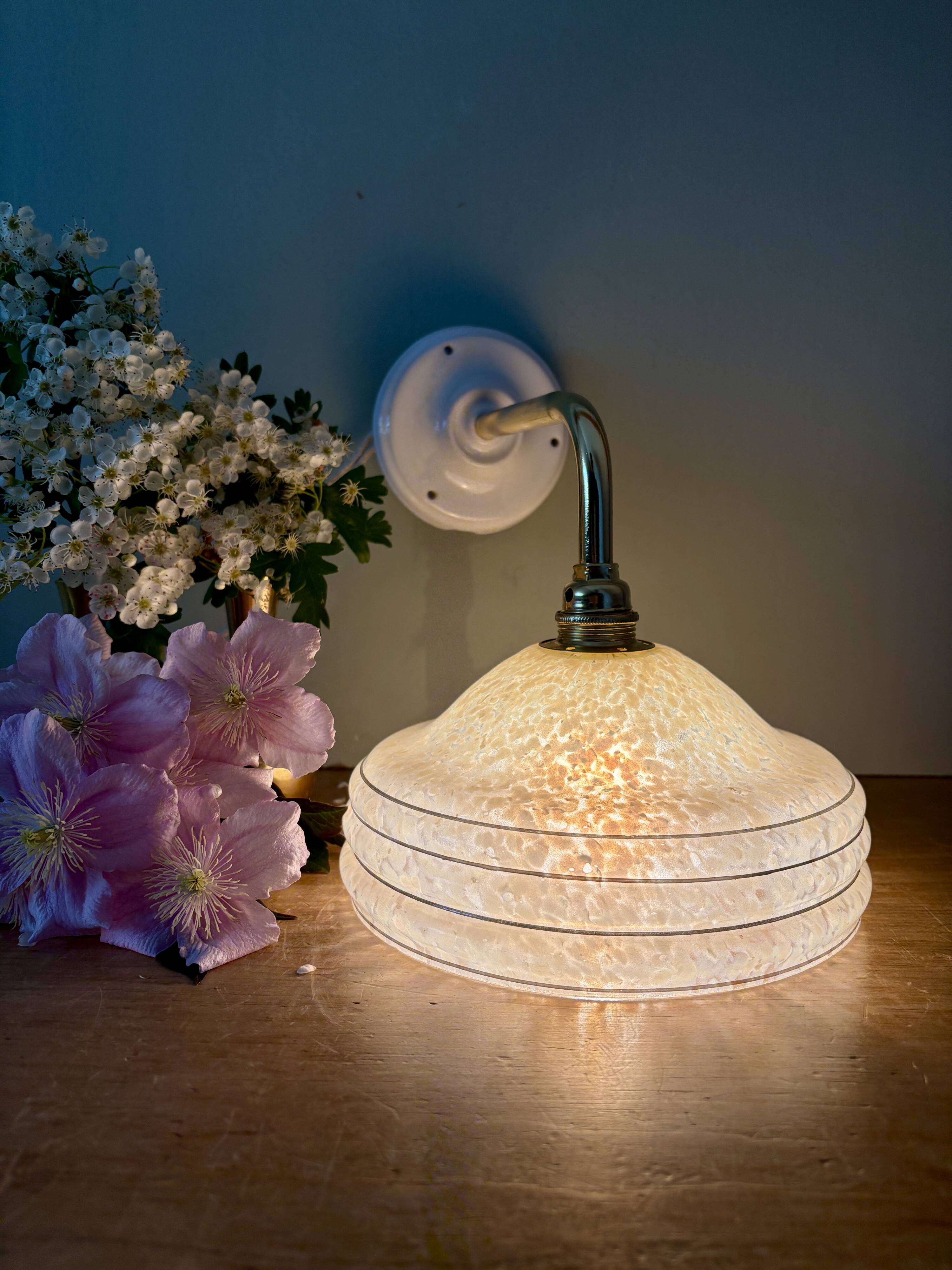 Angled wall lamp with vintage shade in yellow Clichy glass and silver edging