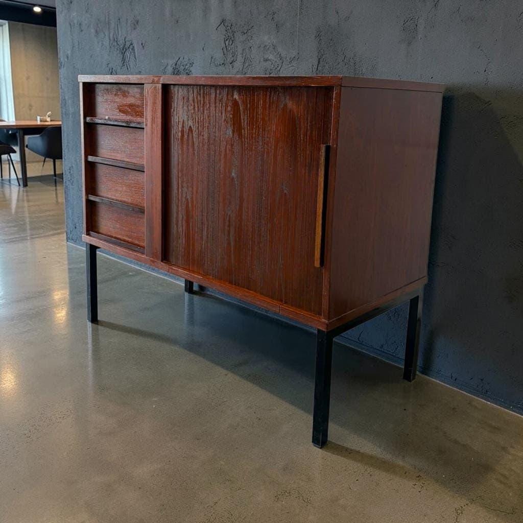 Vintage wooden wardrobe/chest of drawers/cupboard