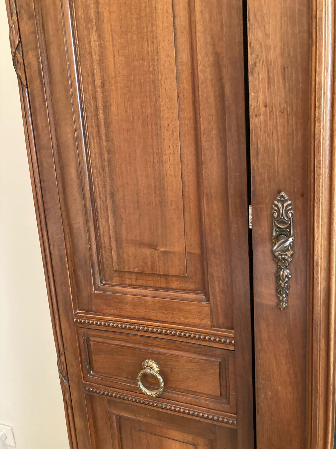 High cabinet mirror door and interior shelves