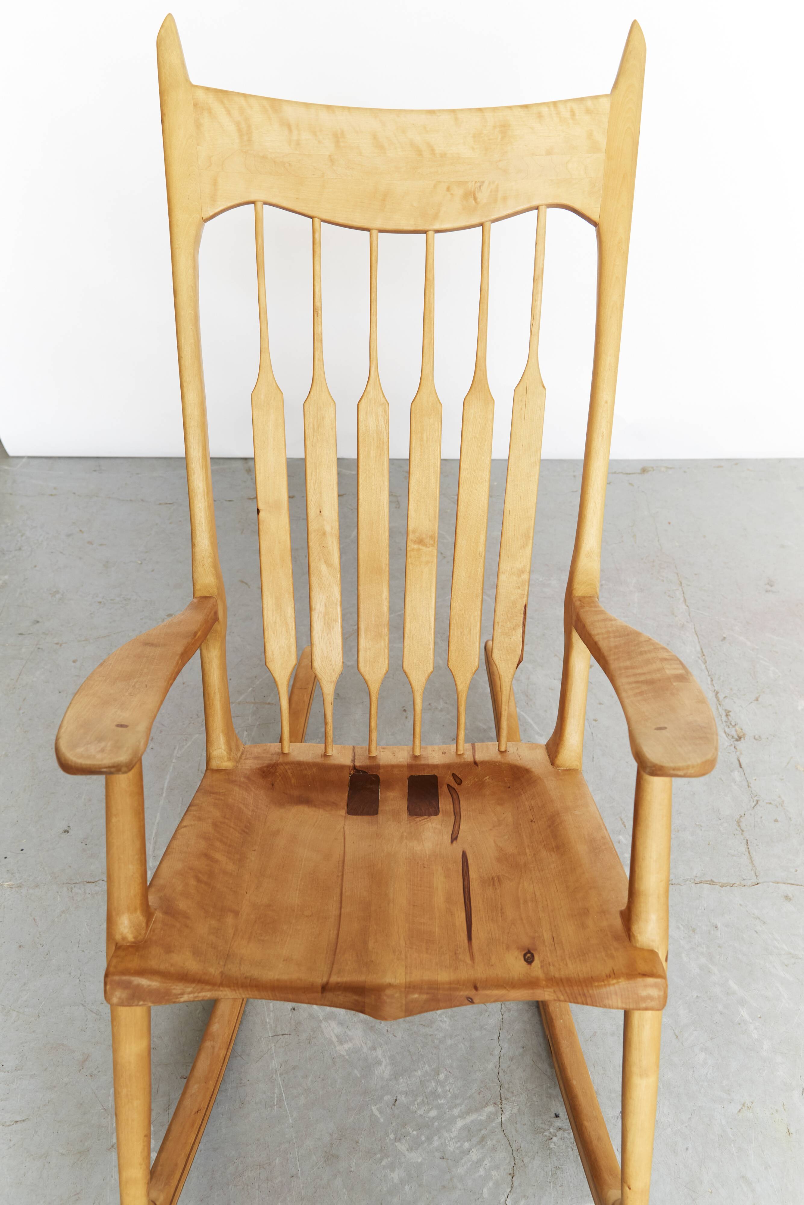 Chaise à bascule inspirée de Sam Maloof
