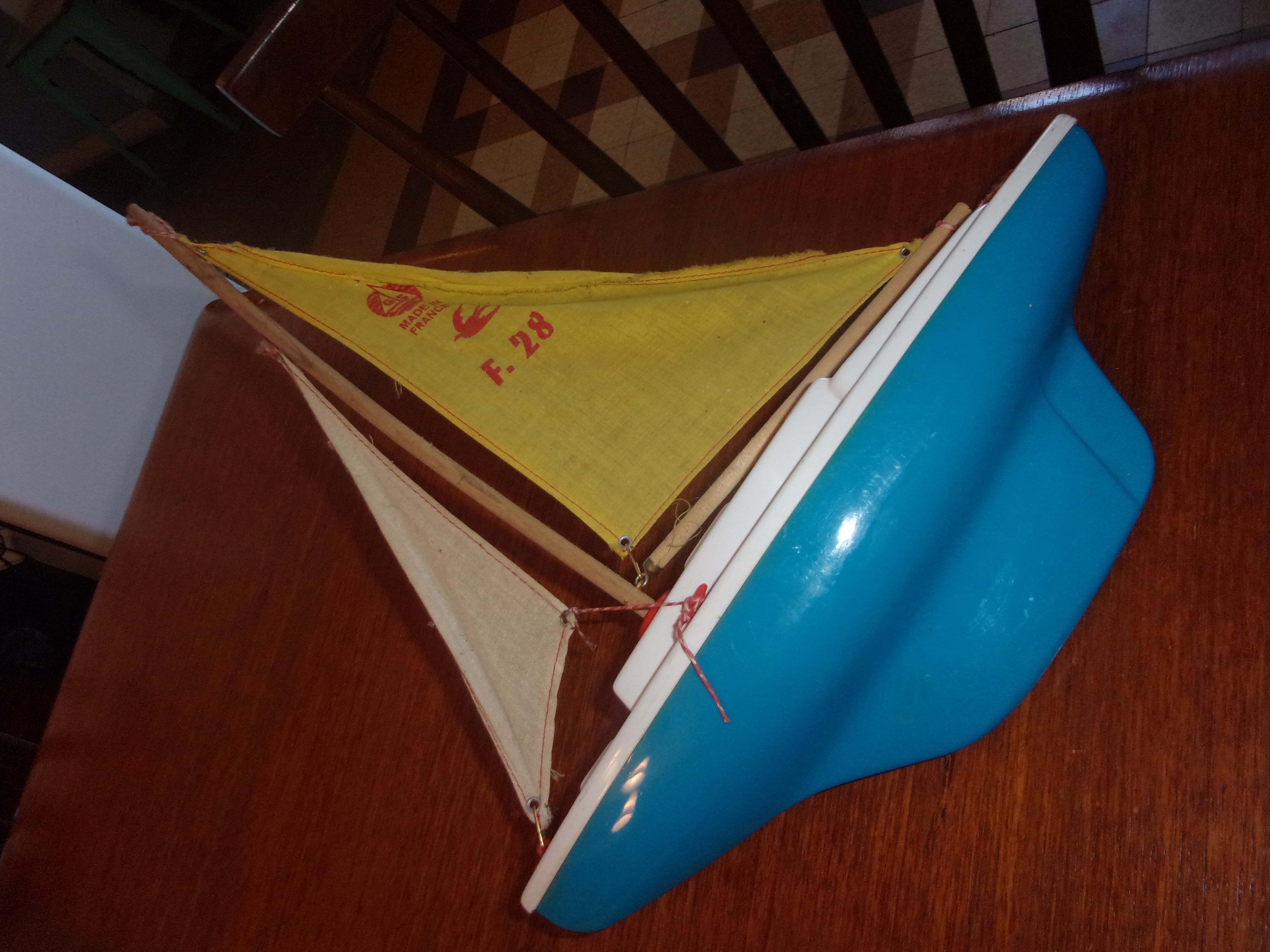 Navigable sailboat toy gs 1960