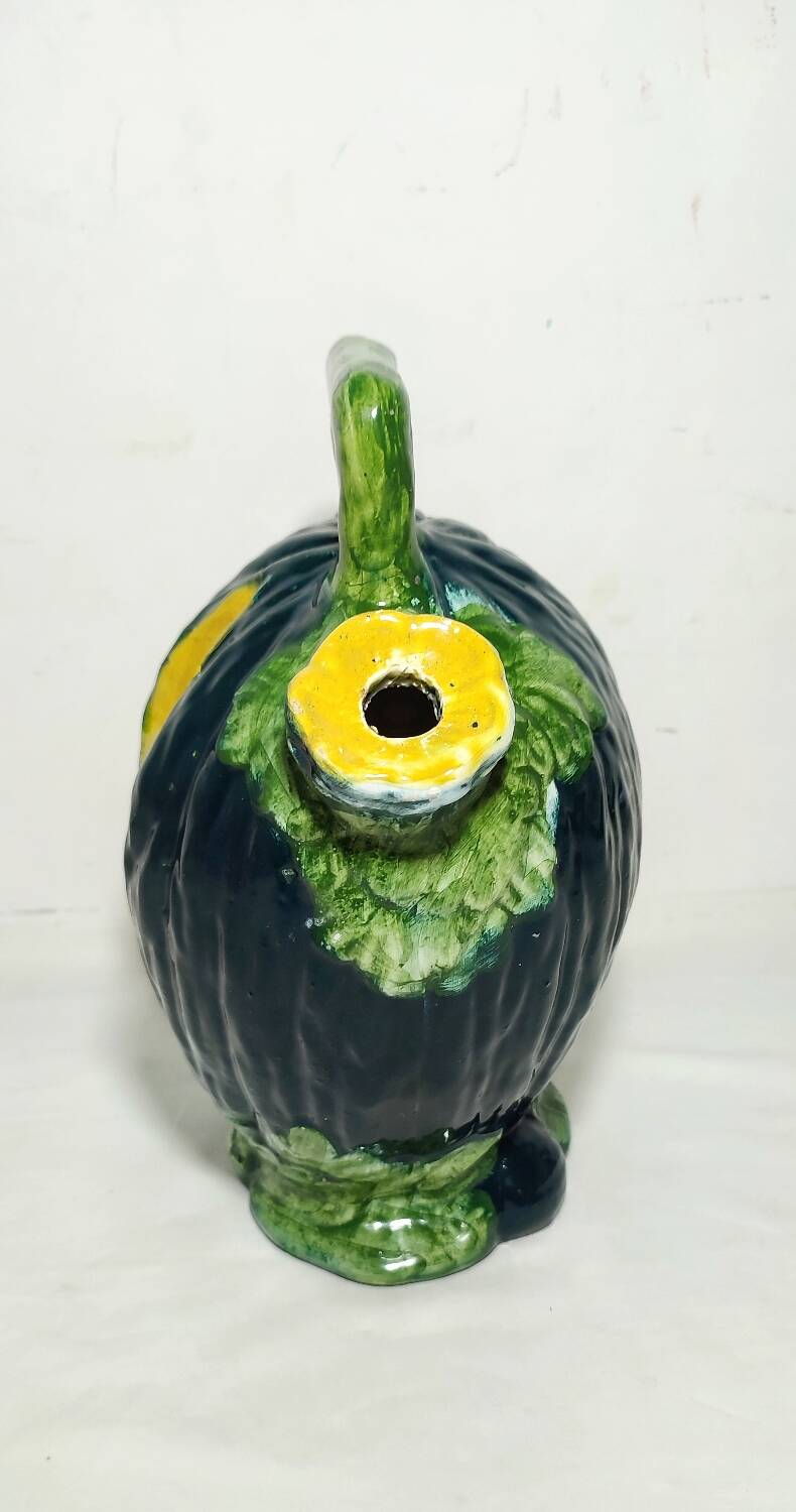 Bouteille en céramique Manises. Espagne, années 1970.