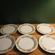 6 assiettes à dessert en porcelaine épaisse en très bon état.