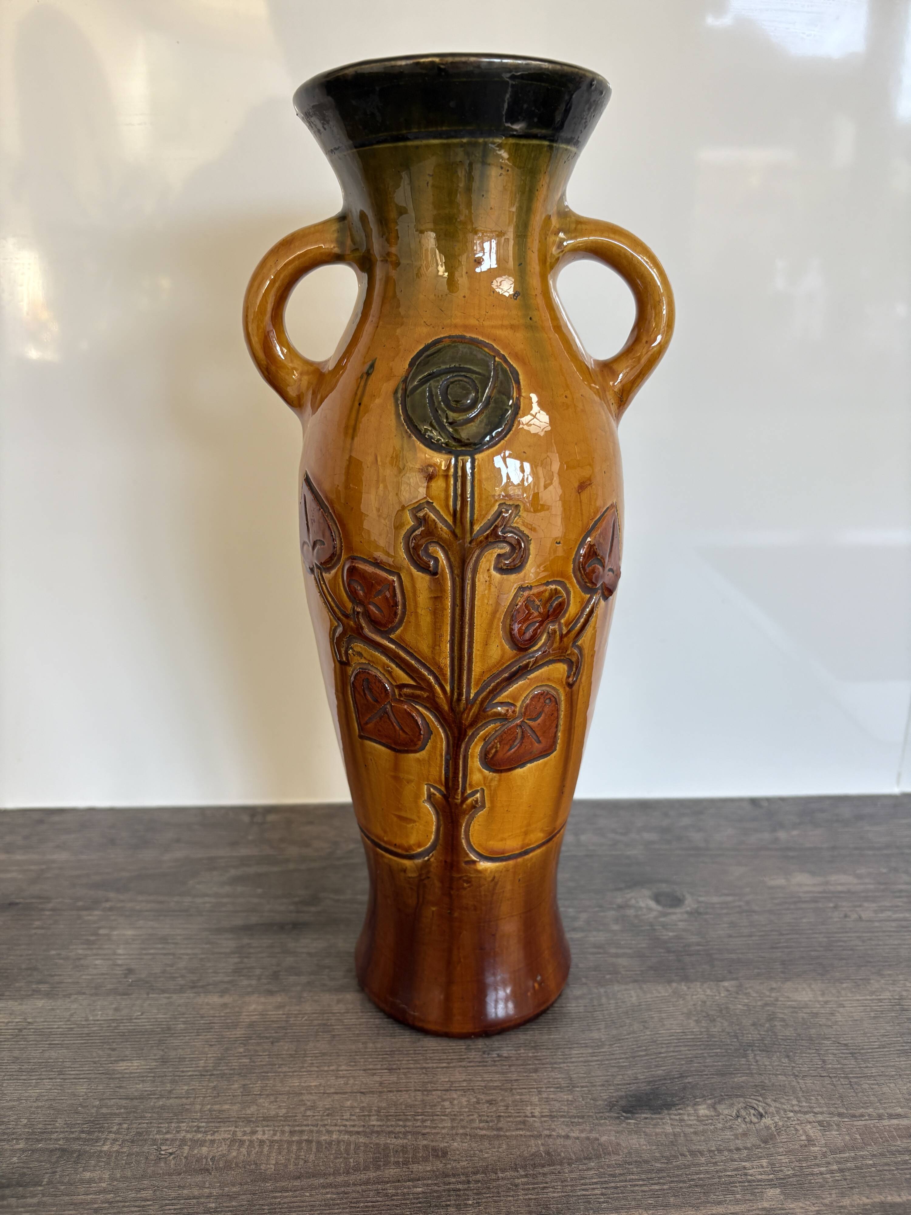 Art Nouveau vase in Flemish pottery
