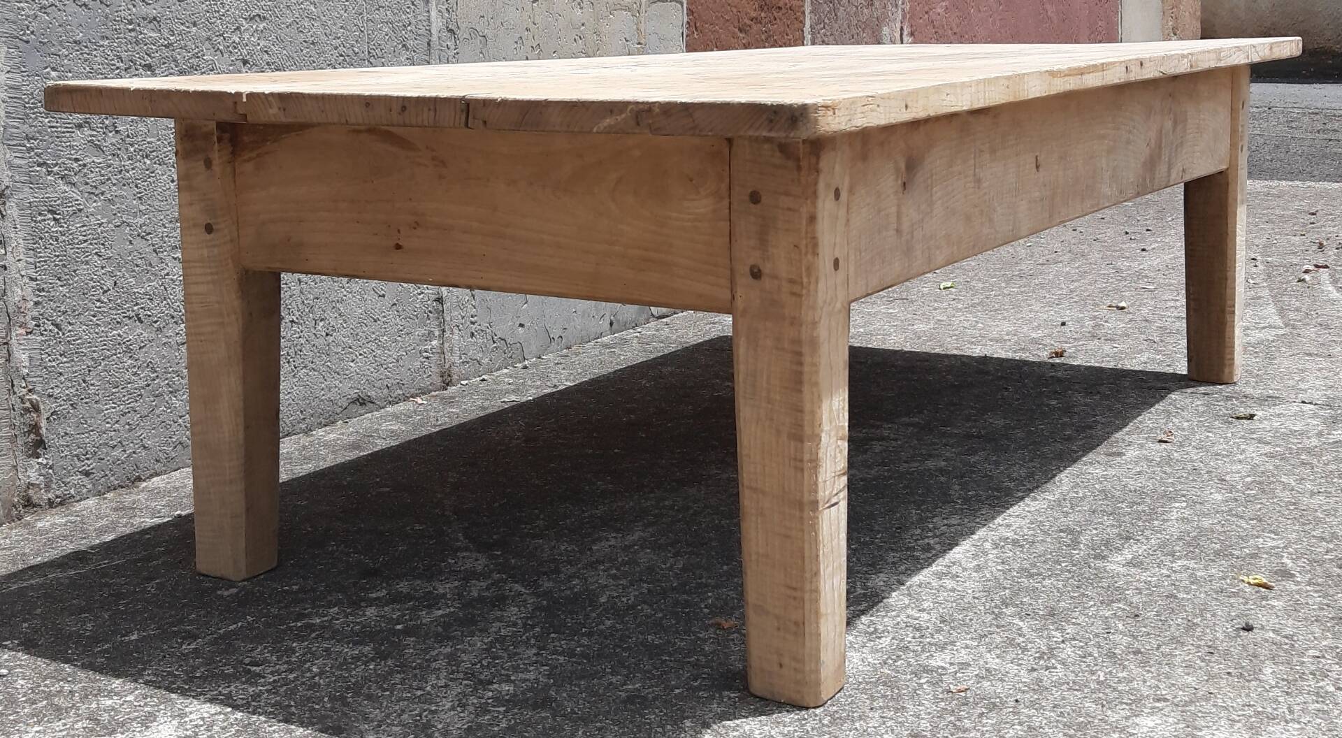 Oak coffee table. (150x73cm)