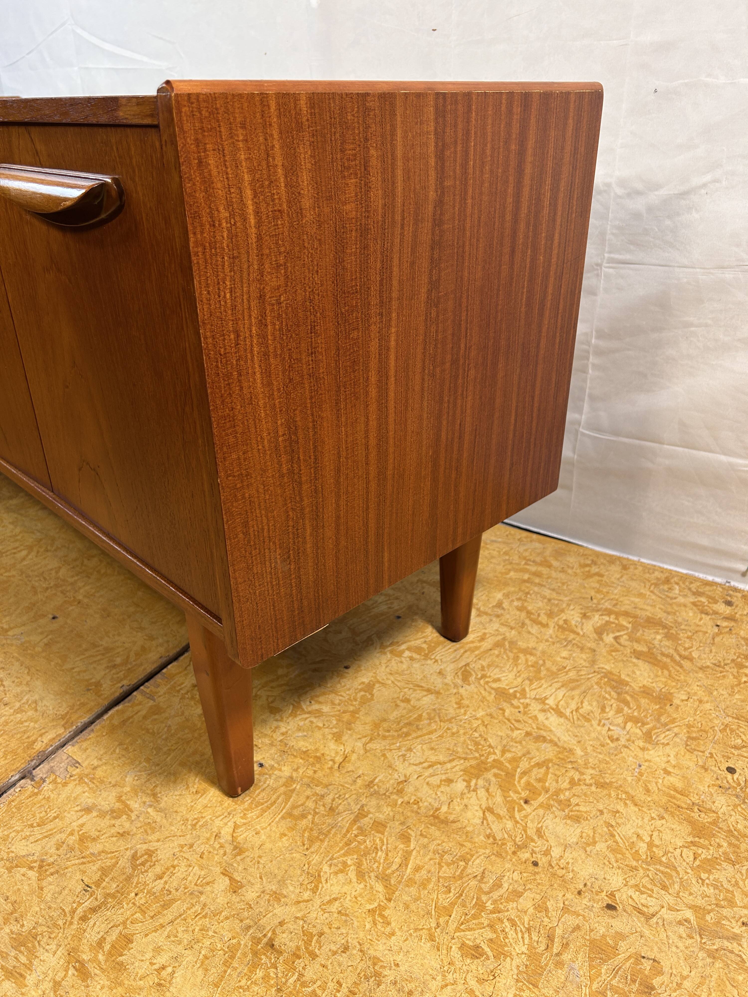 Buffet rétro vintage en teck du milieu du siècle par Stonehill – Gamme Stateroom 1960