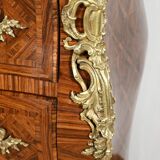 Tomb Commode in Violet Wood Marquetry, Transition Louis XIV / Louis XV style – 1st Par