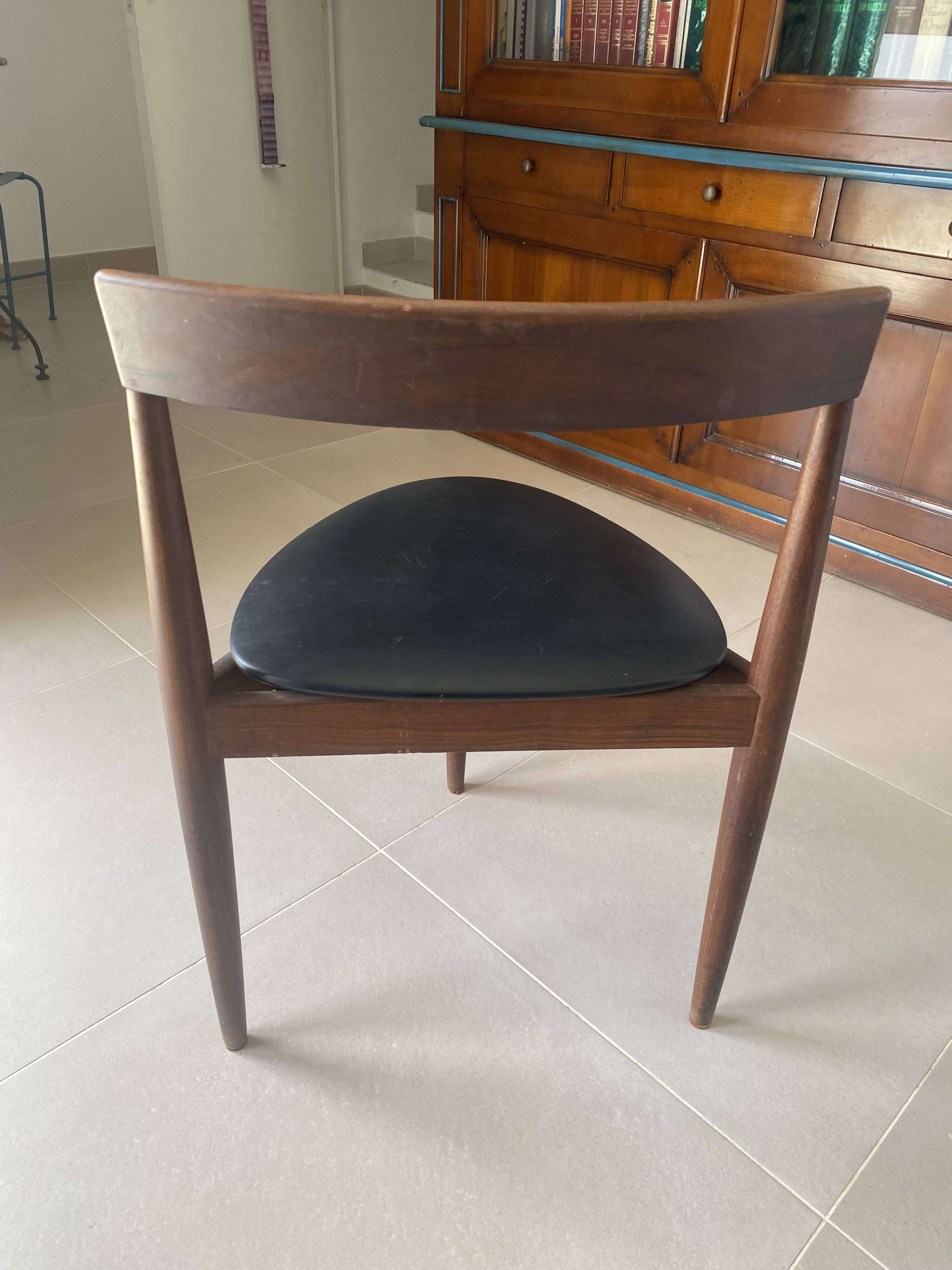 4 Frem Rojle tripod chairs by Hans Olsen