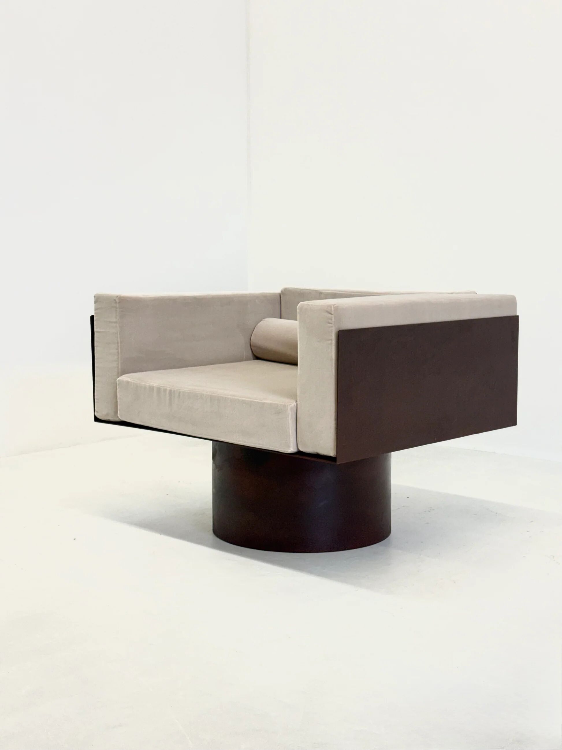 Ensemble de 2 chaises longues sculpturales en métal italien