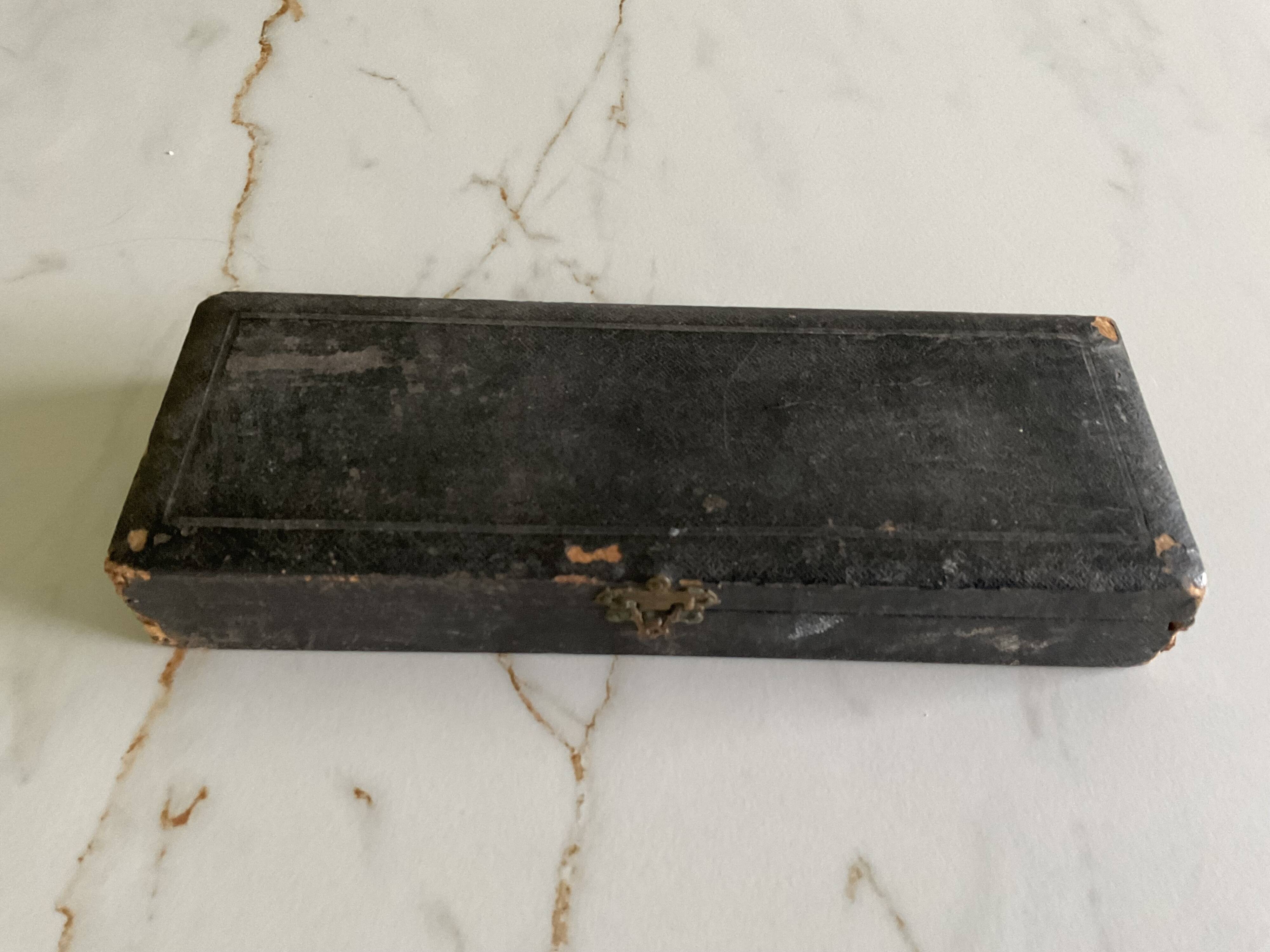 Box of 6 Boulenger knives. Antique. Monogrammed LM.