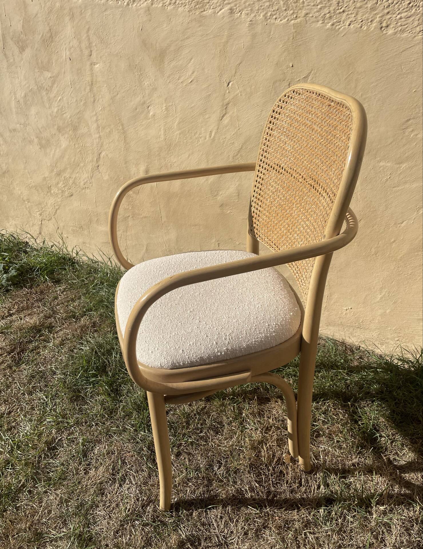 8 office armchair