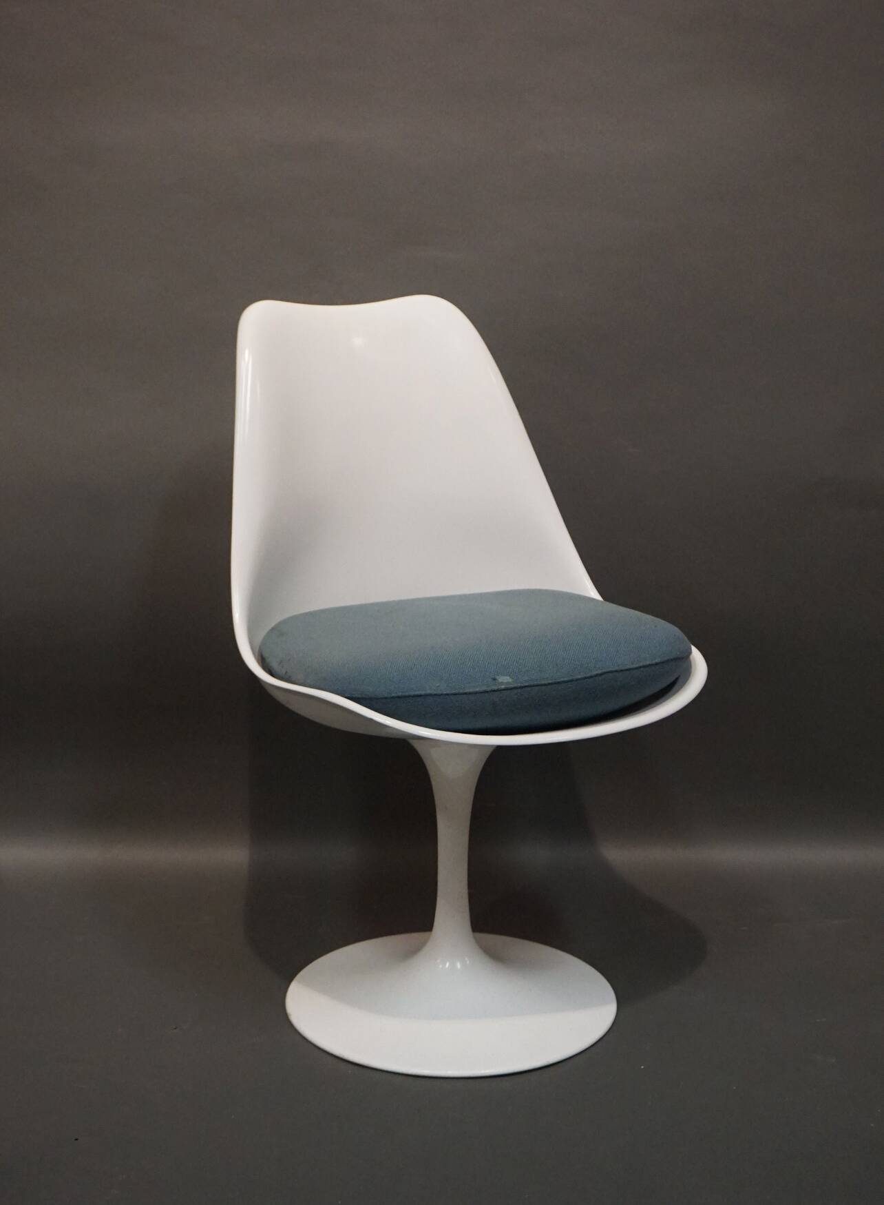 Eero saarinen & knoll international edition, 6 “tulip” chairs