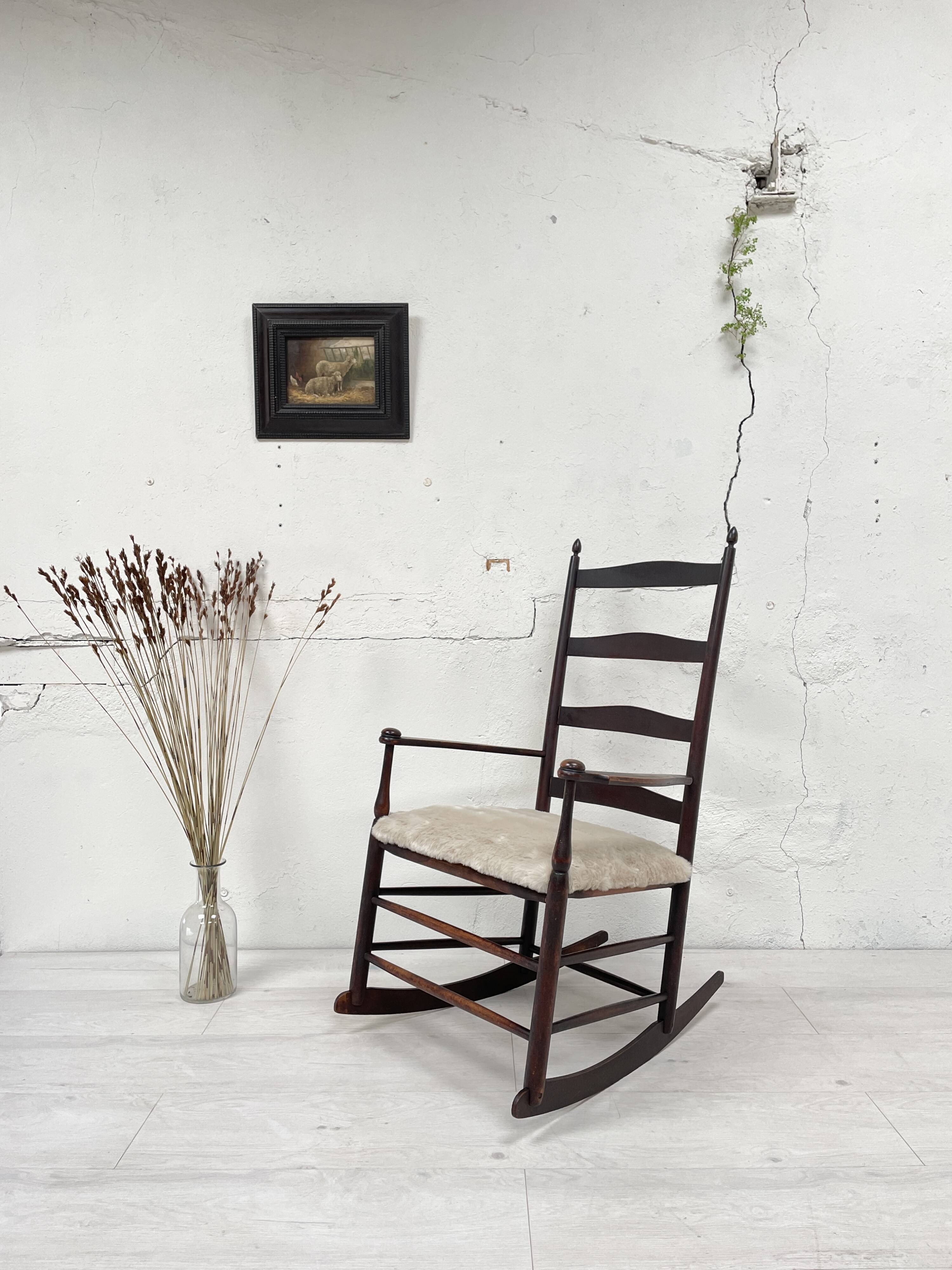 Rocking chair shaker