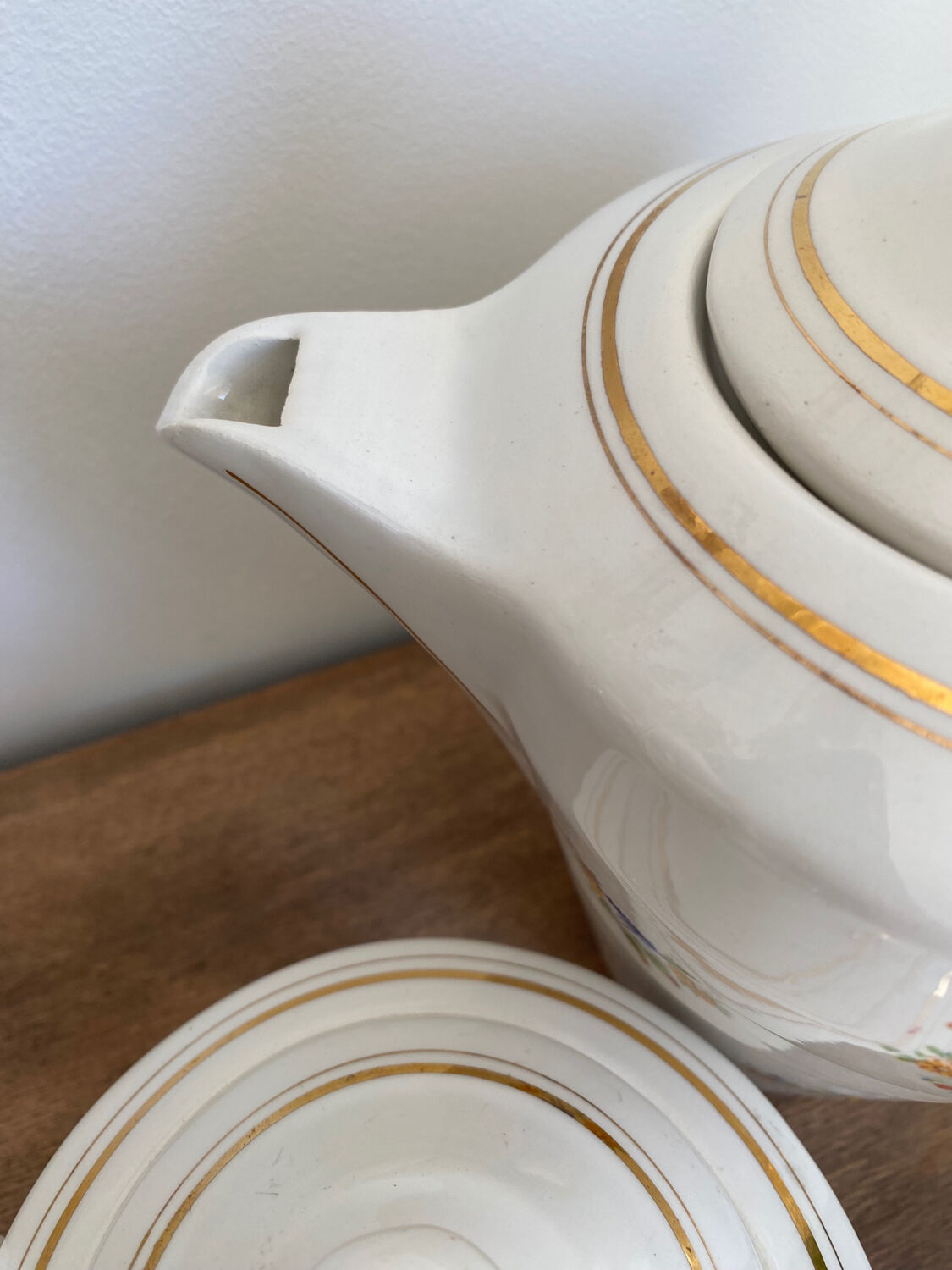 Porcelain coffee pot and sugar bowl