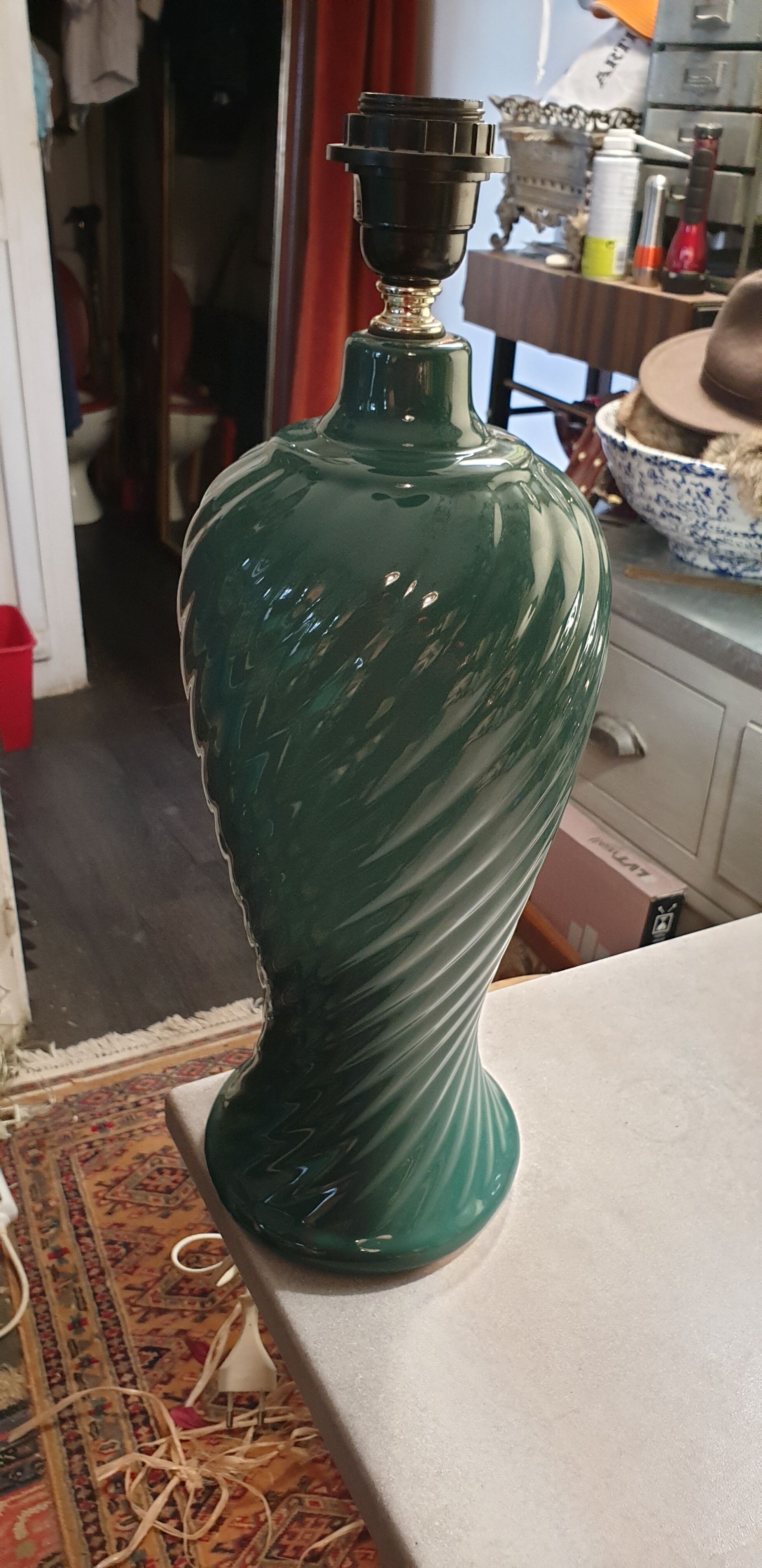 Green ceramic laying lamp