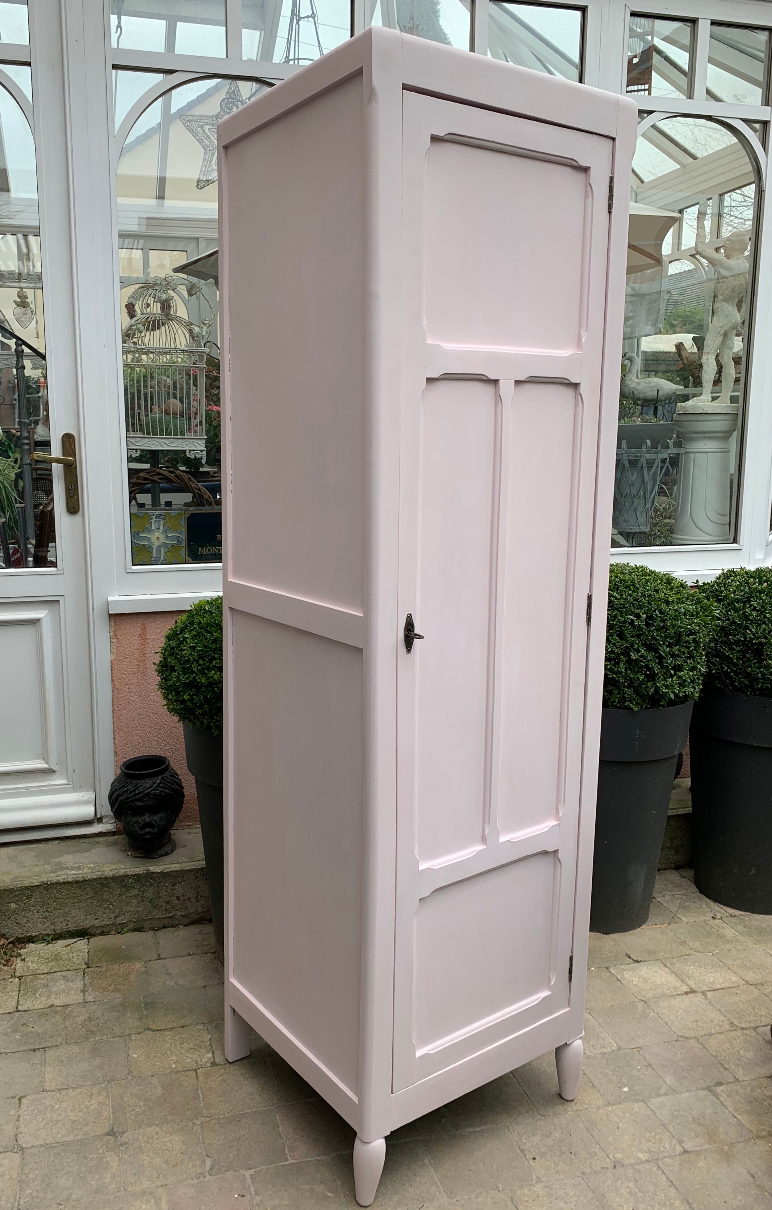 Powder pink Parisian wardrobe