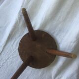 Tabouret bois art populaire tripod pieds compas ancien