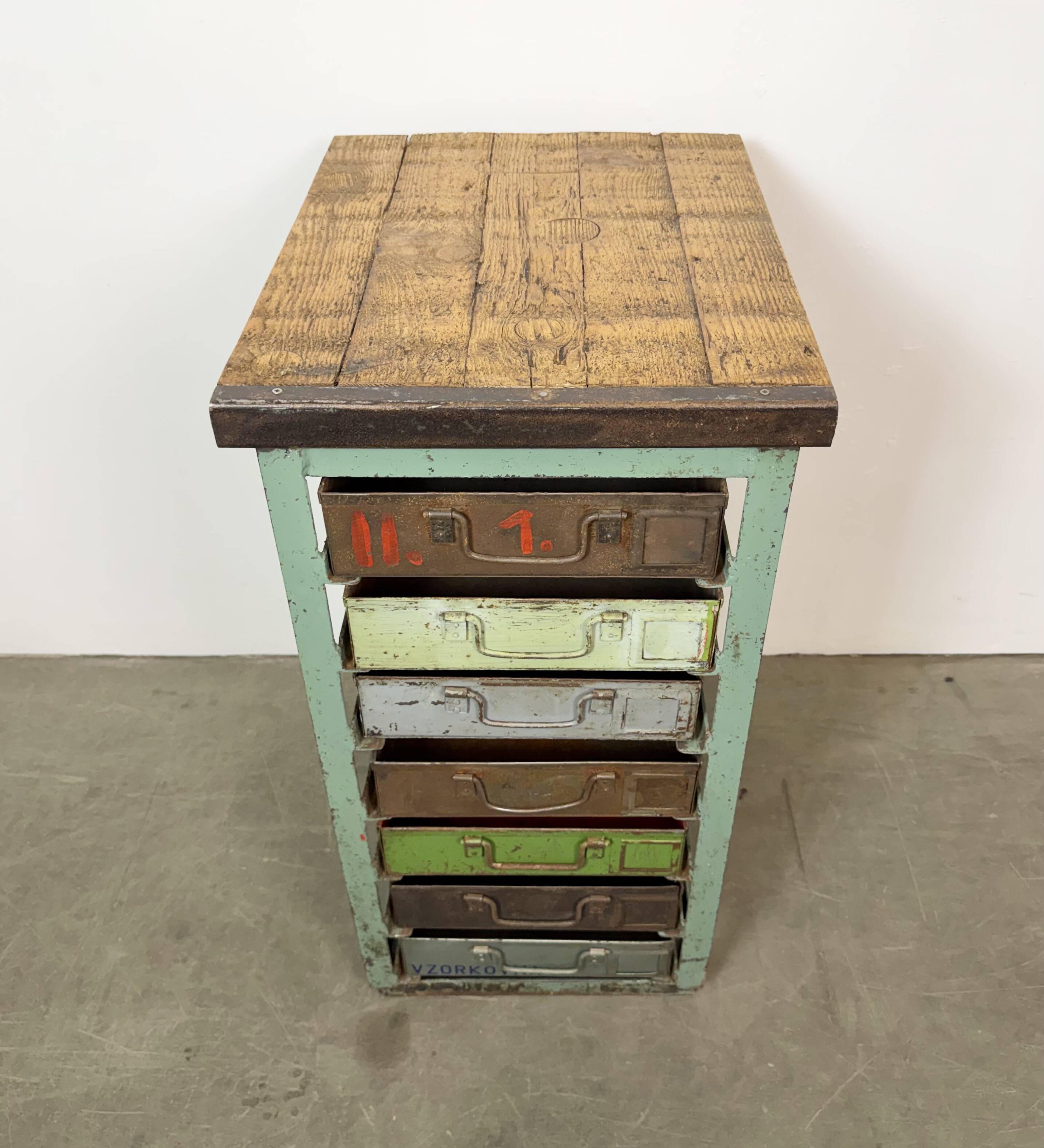 Commode industrielle en fer vert, années 1950