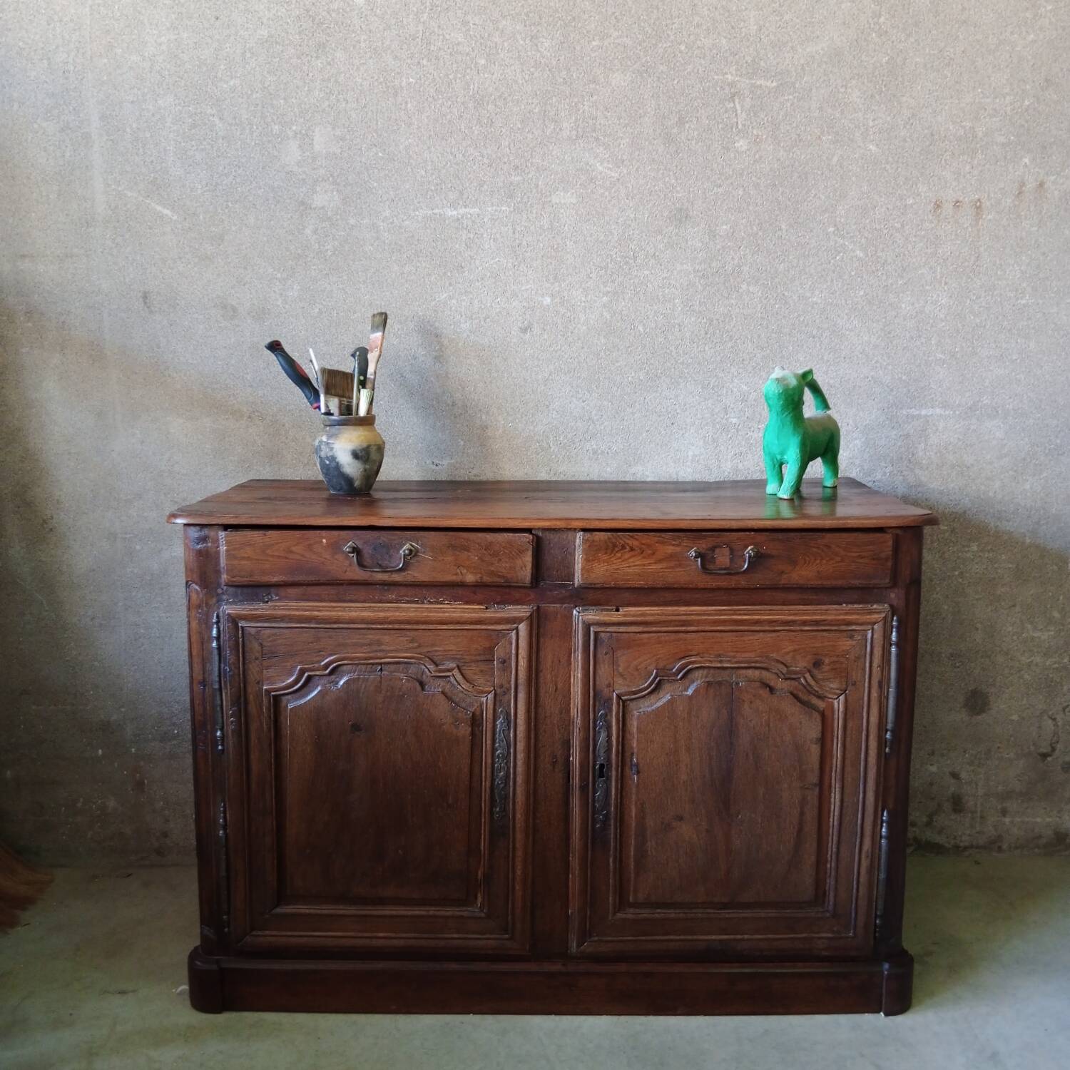 Rustic antique oak sideboard with 2 doors