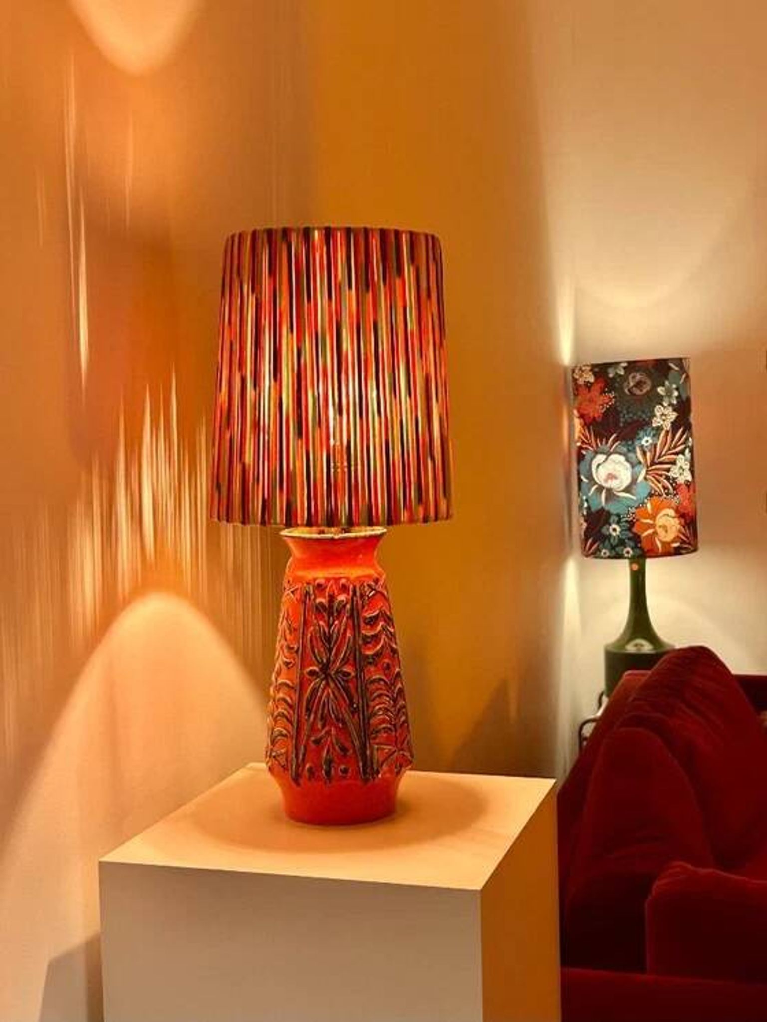 Lampe de table d'ambiance upcyclée à partir d'un vase en céramique Übelacker.