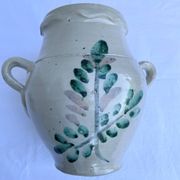 Ancient orza from Lucena, Córdoba, glazed Andalusian pottery with a veined decoration.
