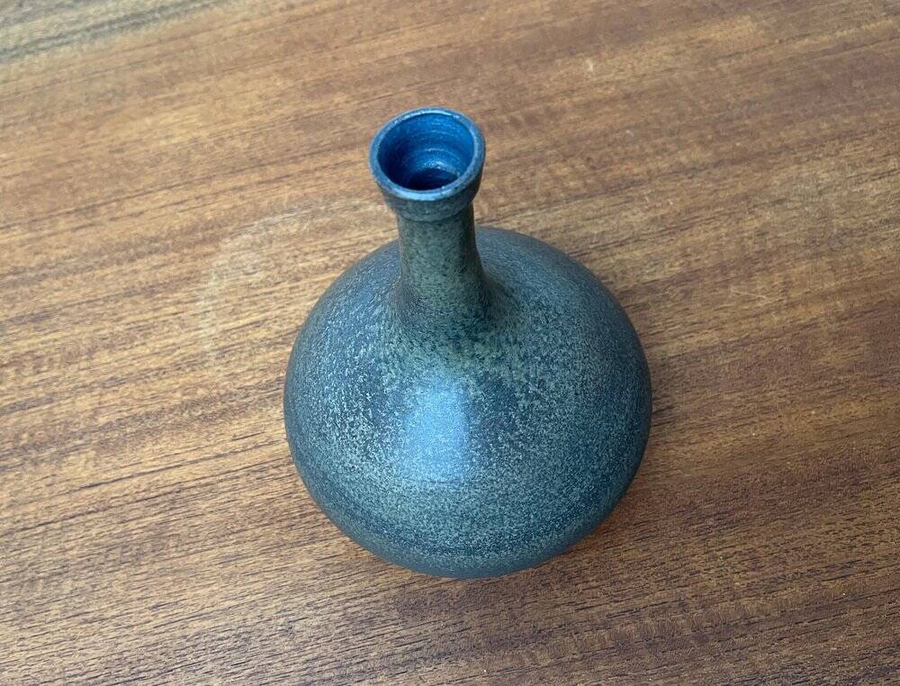 Mid-century minimalist studio pottery vase by Mathies Schwarze, Germany, 1960s.