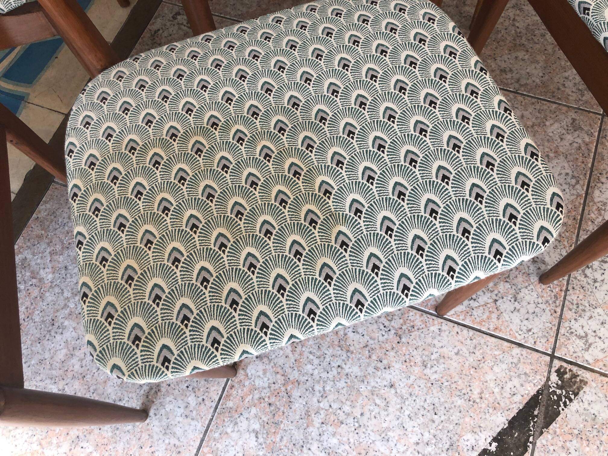 6 Scandinavian chairs