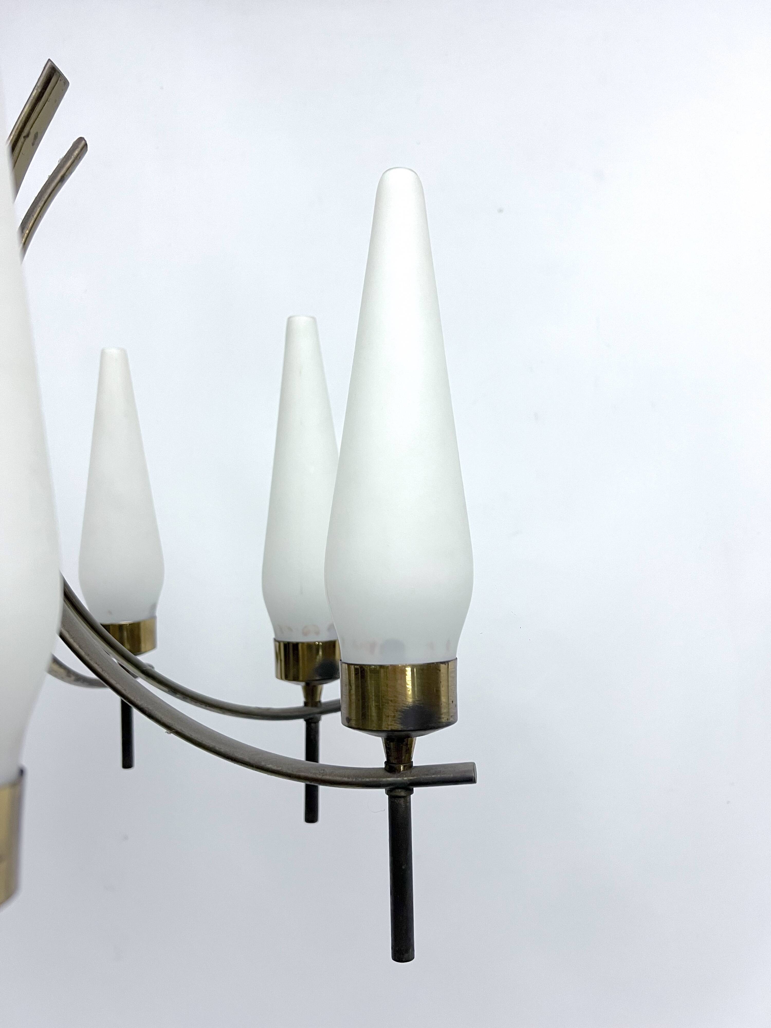 Mid-Century 8 lights brass and opaline glass chandelier. Italy 1950s