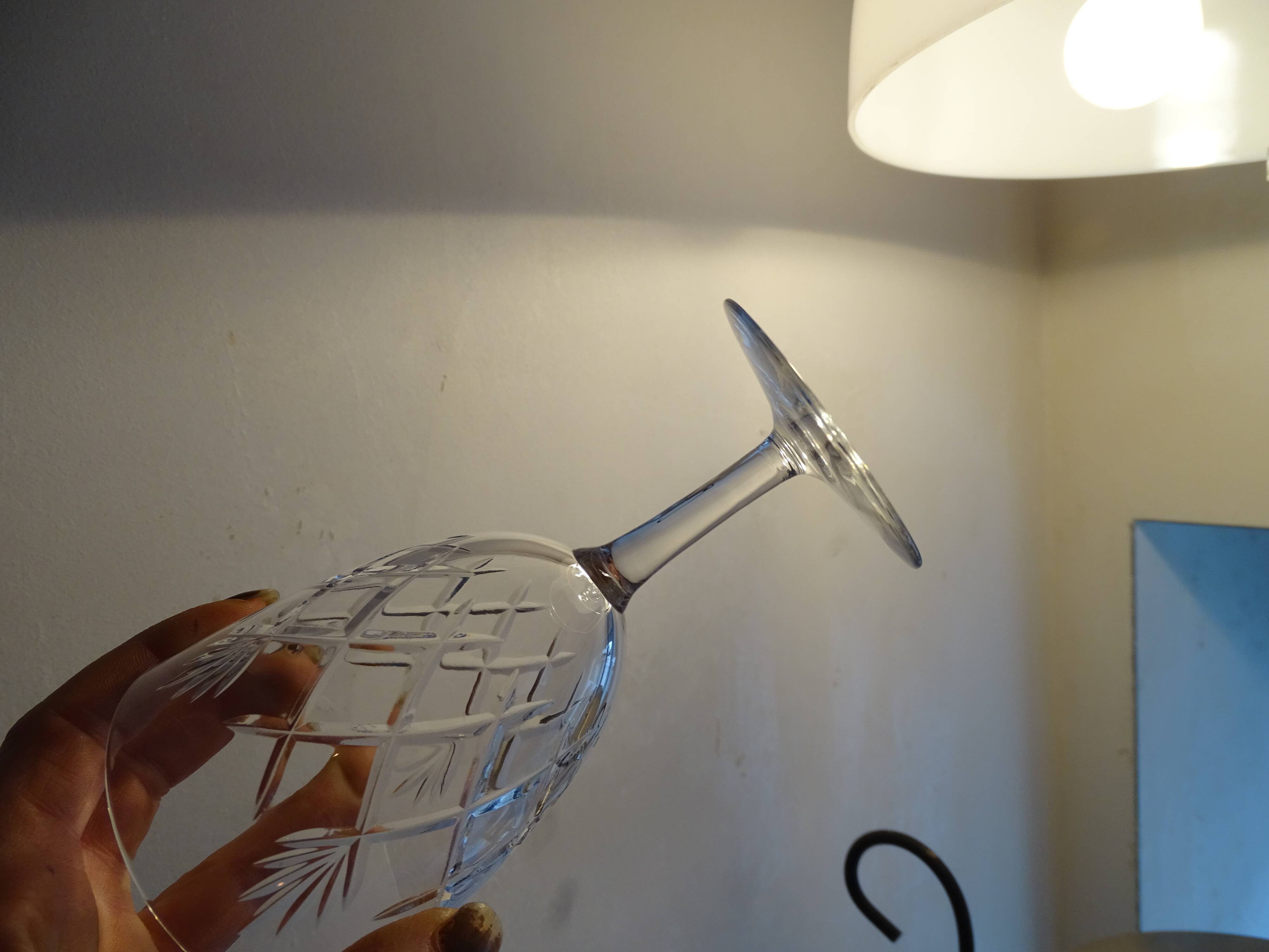 8 glasses of Bayel crystal wine signed, cut crystal.