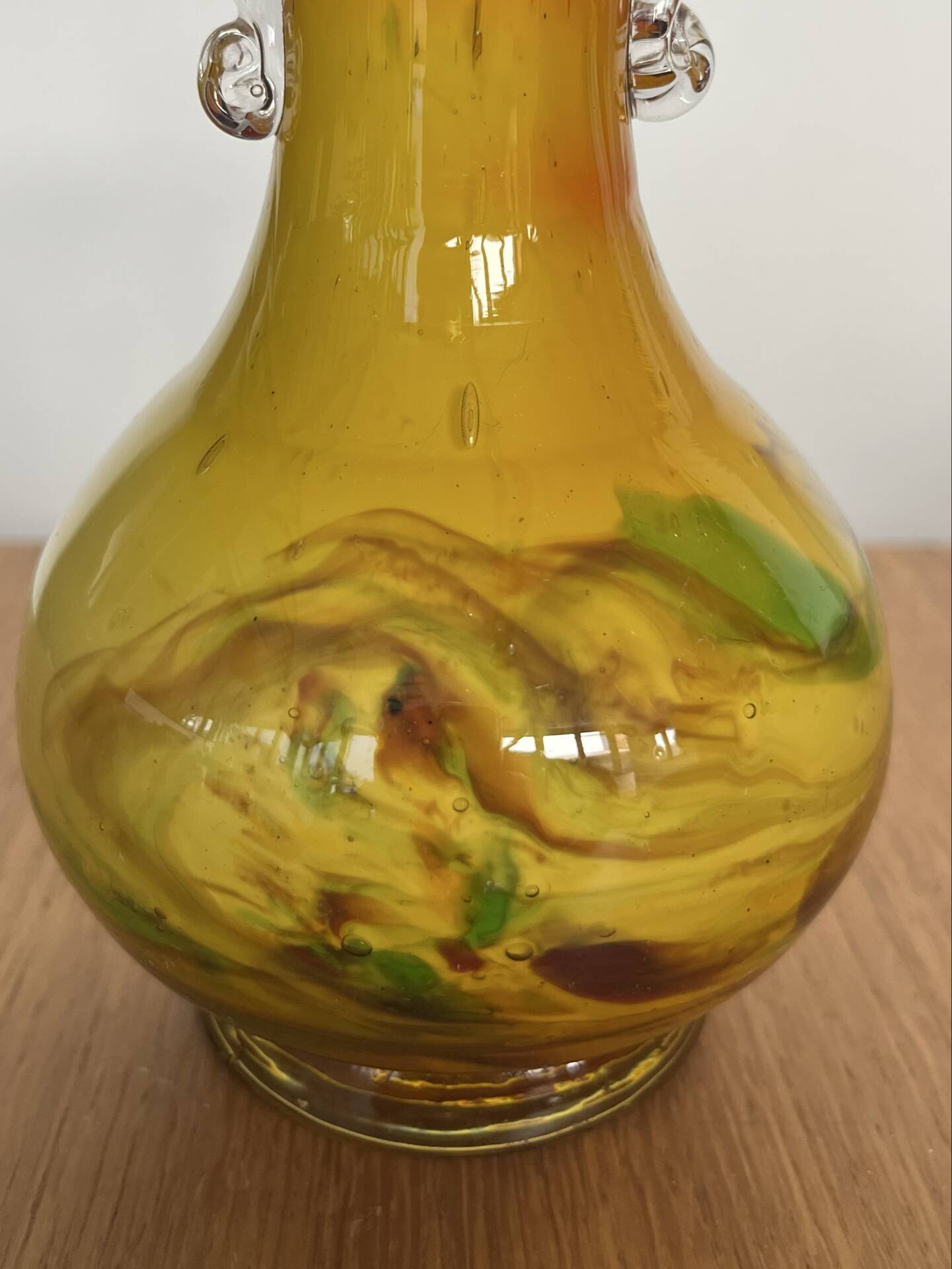 Small artisanal vase, blown glass, multicoloured.